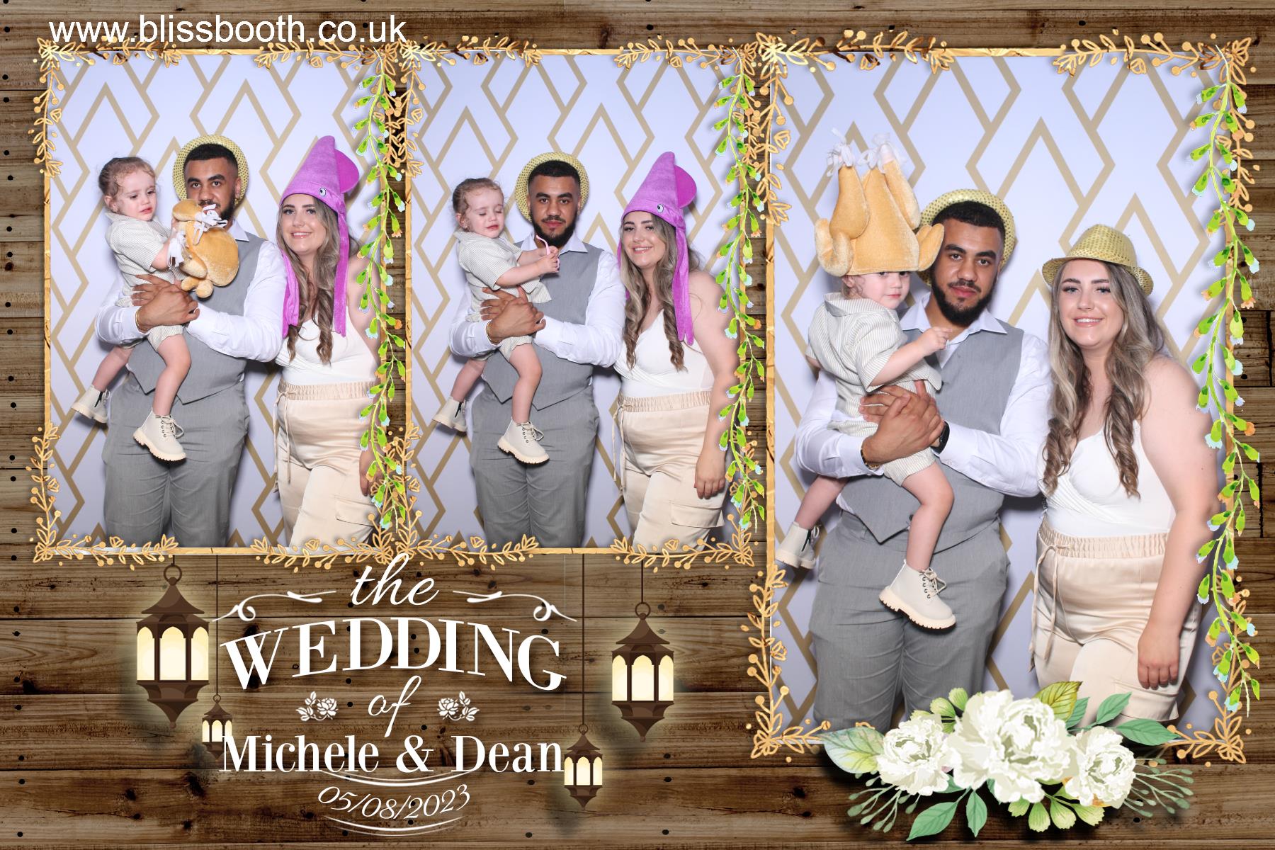 Michele and Dean | View more photos from the event at gallery.blissbooth.co.uk/u/BlissBooth/Michele-and-Dean