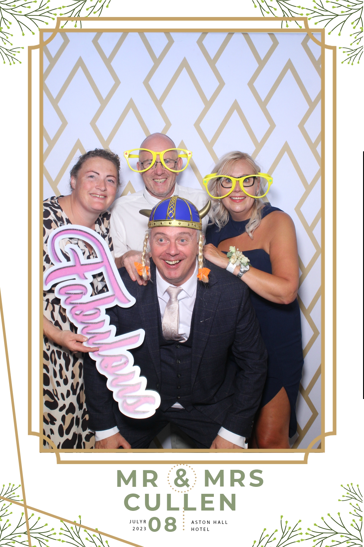 Mr and Mrs Cullen | View more photos from the event at gallery.blissbooth.co.uk/u/BlissBooth/Mr-and-Mrs-Cullen