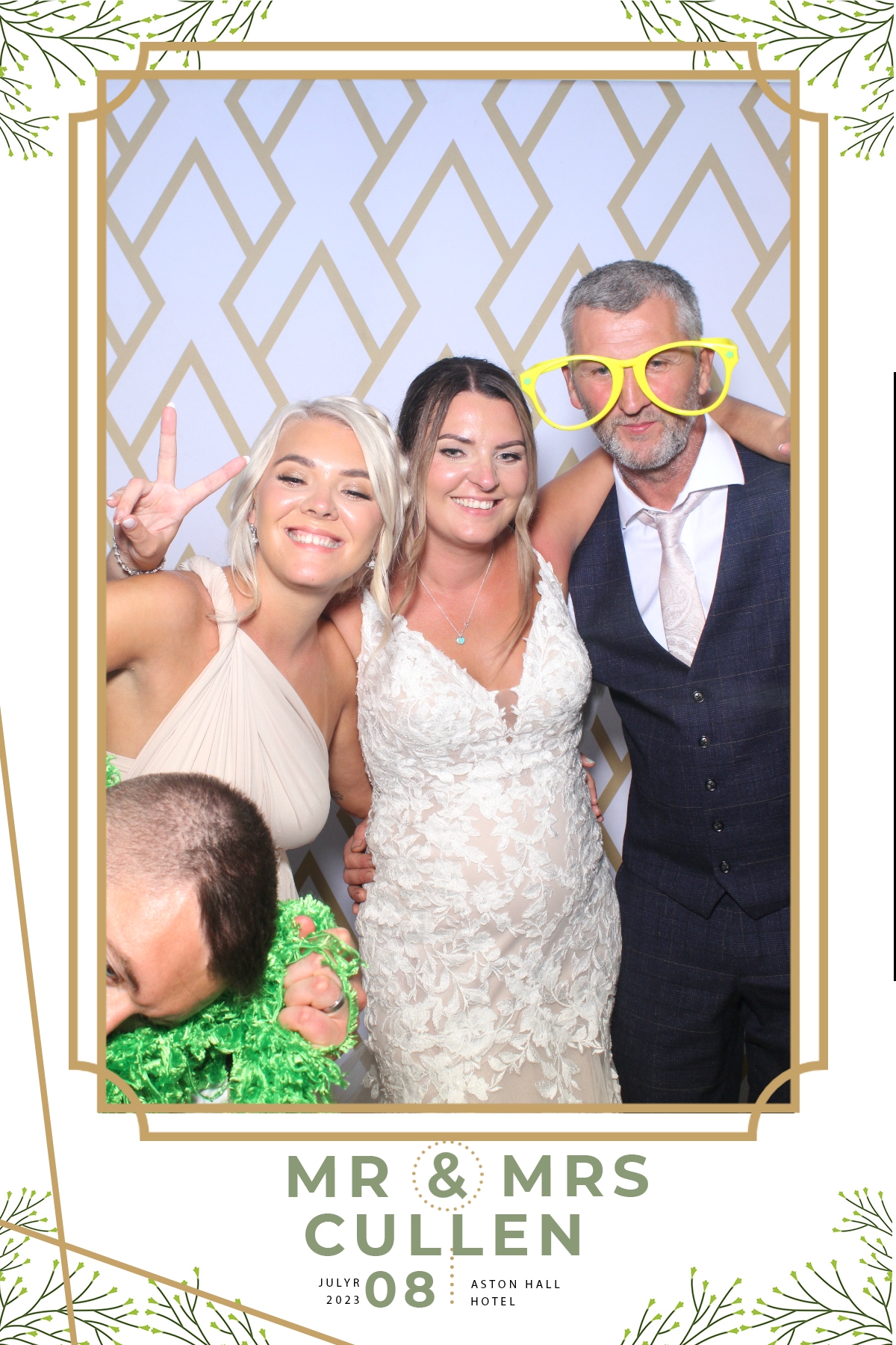 Mr and Mrs Cullen | View more photos from the event at gallery.blissbooth.co.uk/u/BlissBooth/Mr-and-Mrs-Cullen