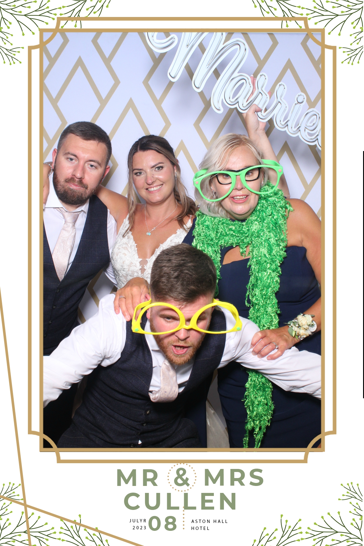 Mr and Mrs Cullen | View more photos from the event at gallery.blissbooth.co.uk/u/BlissBooth/Mr-and-Mrs-Cullen