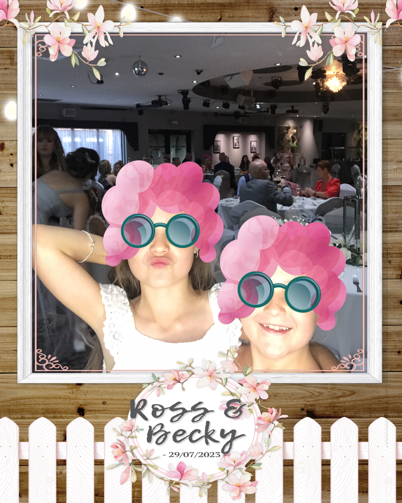 Ross and Becky | View more photos from the event at gallery.blissbooth.co.uk/u/BlissBooth/Ross-and-Becky