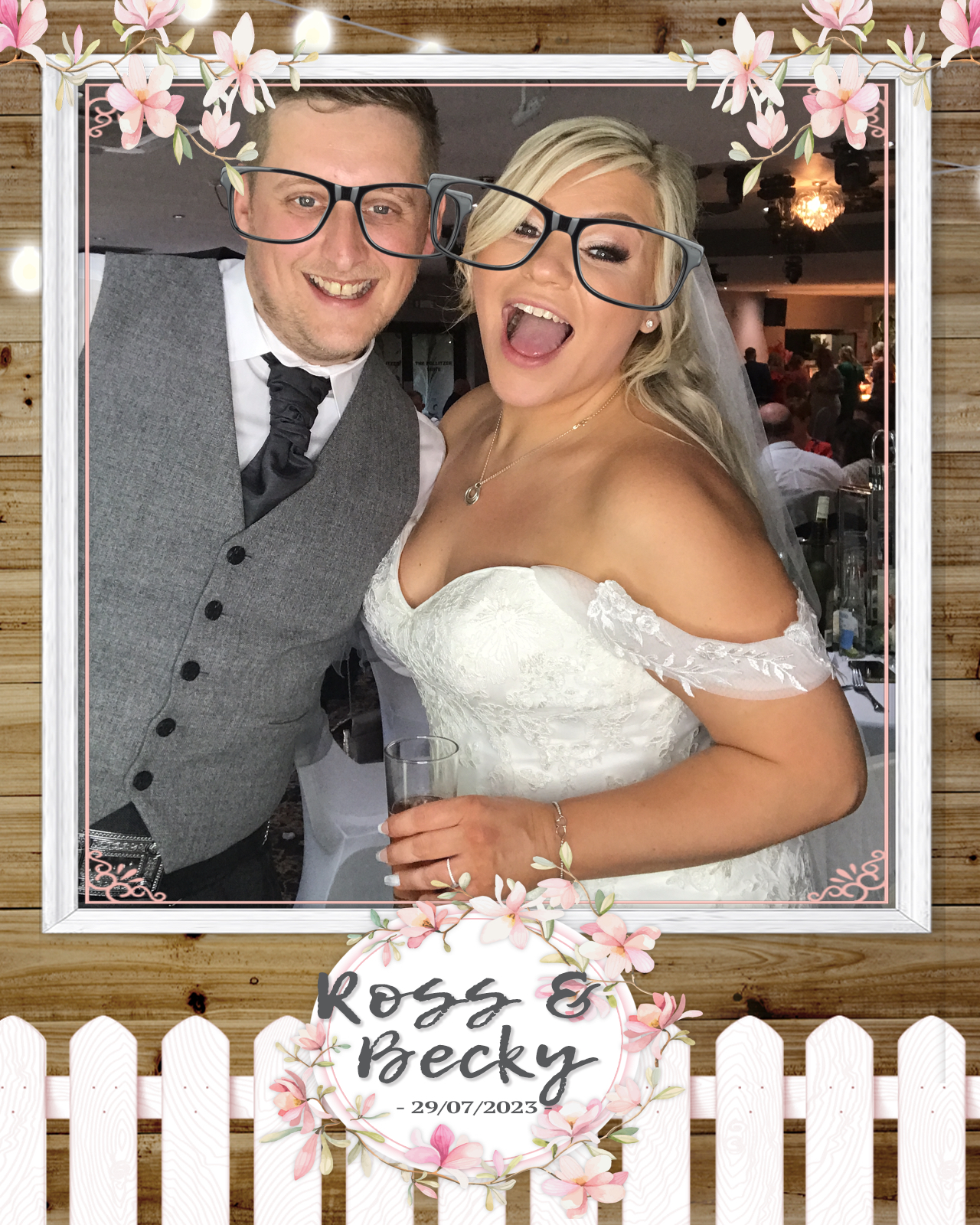 Ross and Becky | View more photos from the event at gallery.blissbooth.co.uk/u/BlissBooth/Ross-and-Becky