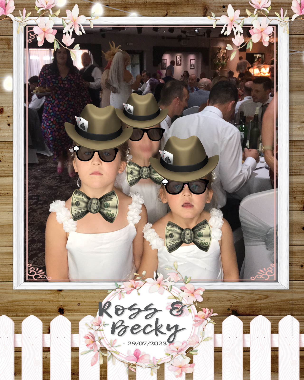 Ross and Becky | View more photos from the event at gallery.blissbooth.co.uk/u/BlissBooth/Ross-and-Becky