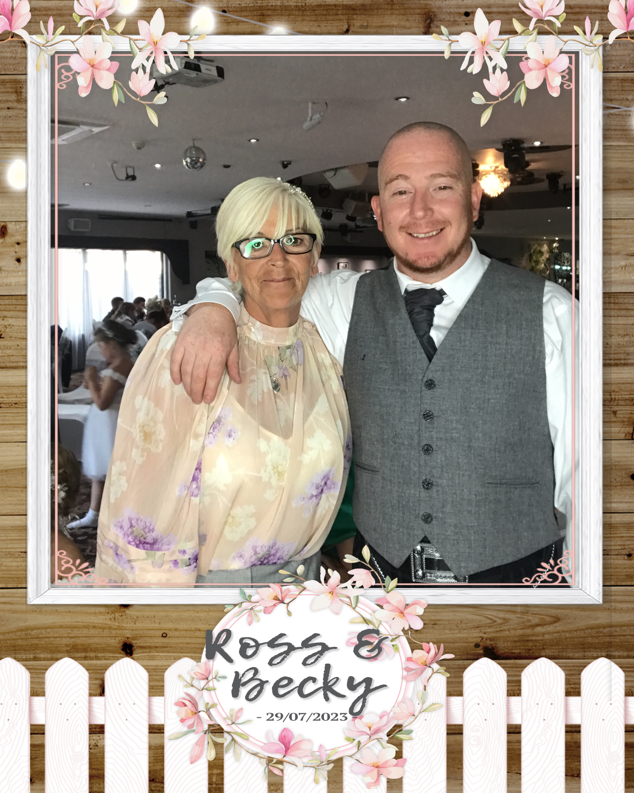 Ross and Becky | View more photos from the event at gallery.blissbooth.co.uk/u/BlissBooth/Ross-and-Becky