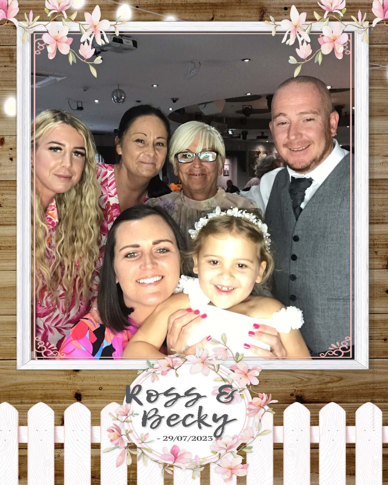 Ross and Becky | View more photos from the event at gallery.blissbooth.co.uk/u/BlissBooth/Ross-and-Becky