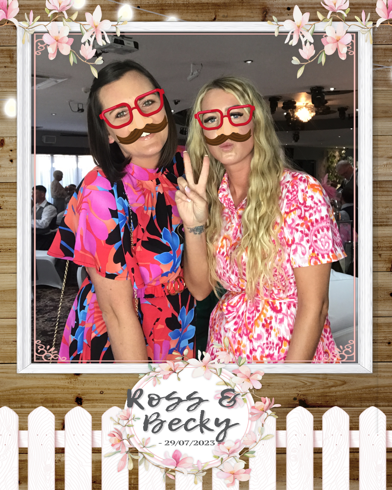 Ross and Becky | View more photos from the event at gallery.blissbooth.co.uk/u/BlissBooth/Ross-and-Becky