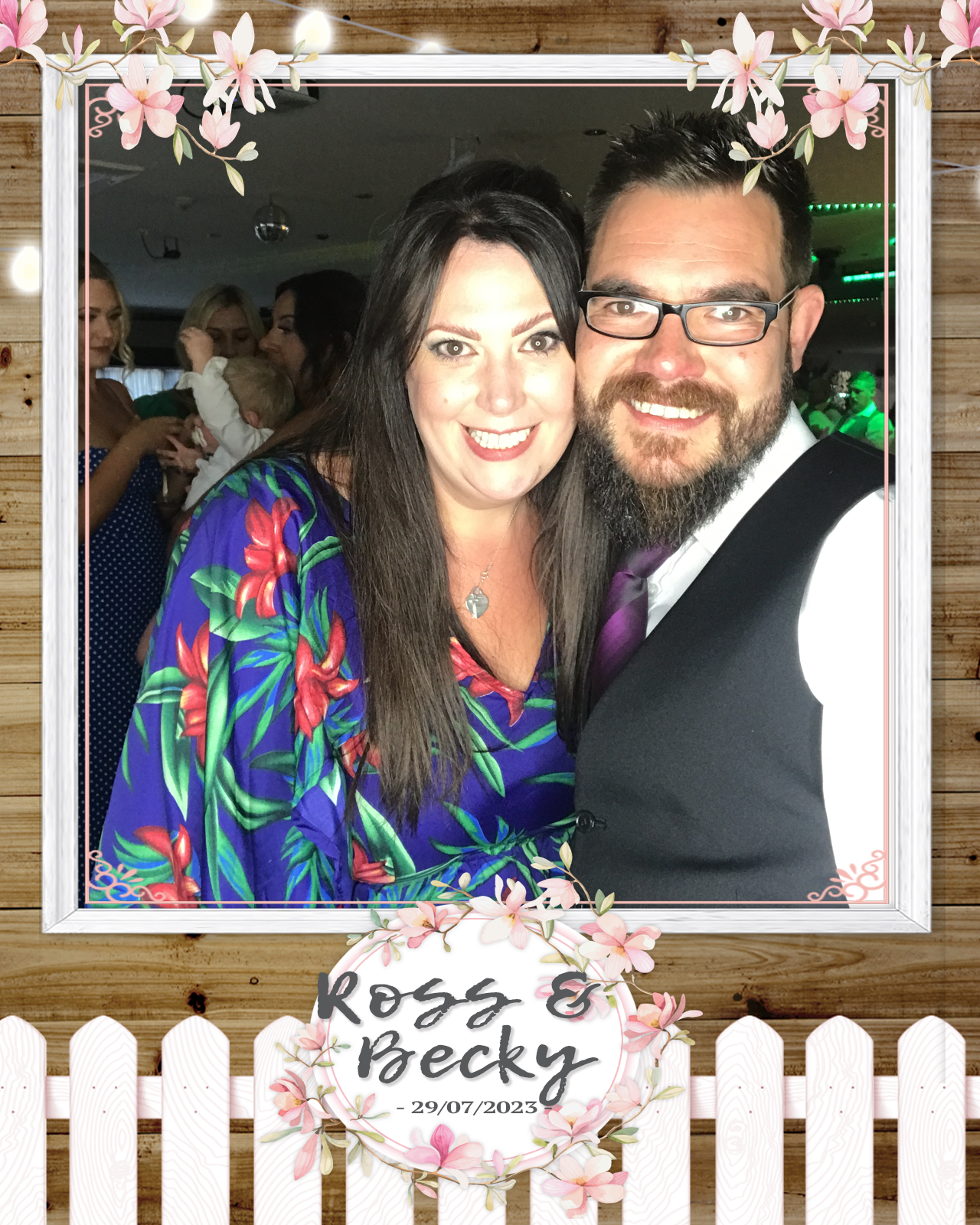 Ross and Becky | View more photos from the event at gallery.blissbooth.co.uk/u/BlissBooth/Ross-and-Becky