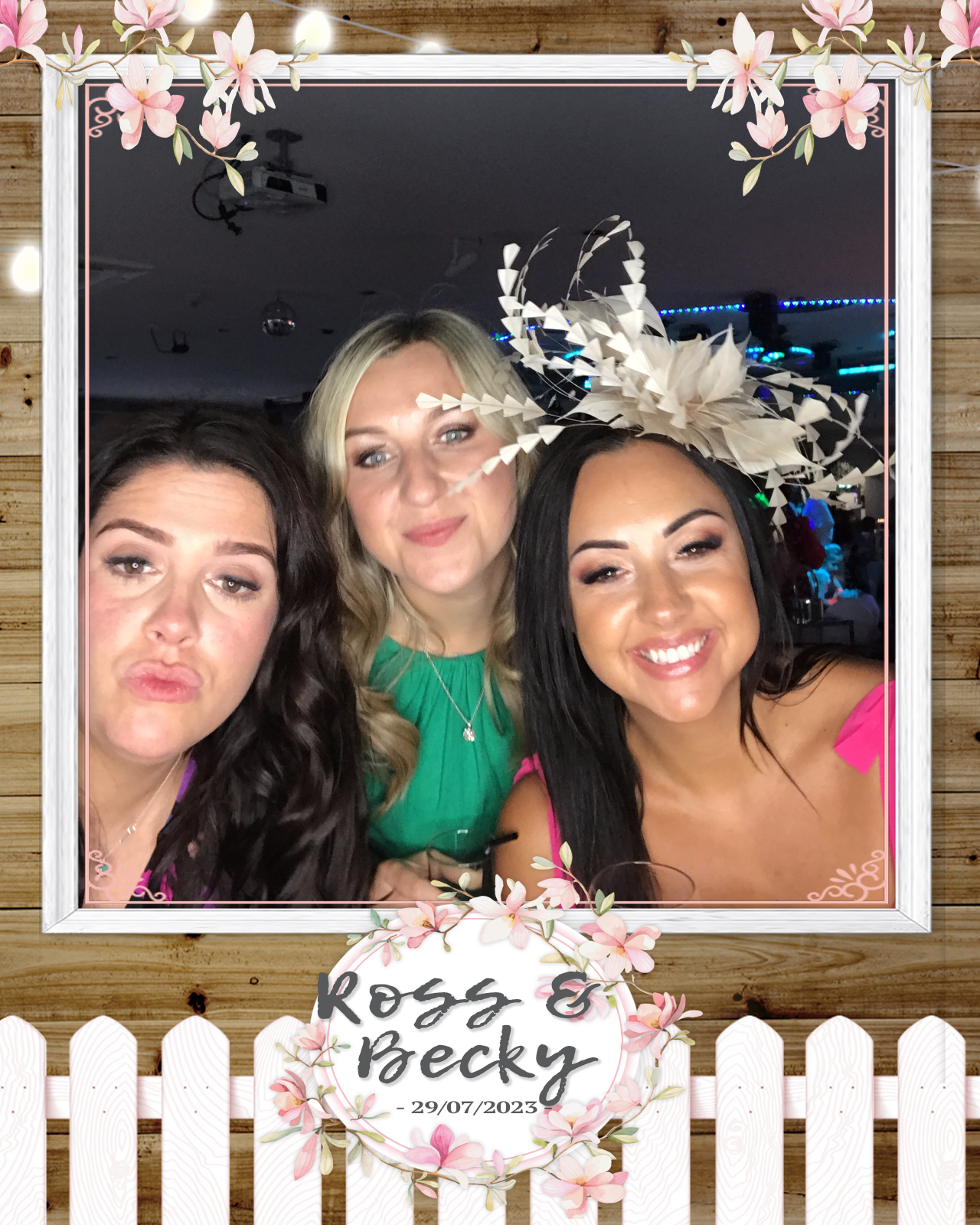 Ross and Becky | View more photos from the event at gallery.blissbooth.co.uk/u/BlissBooth/Ross-and-Becky