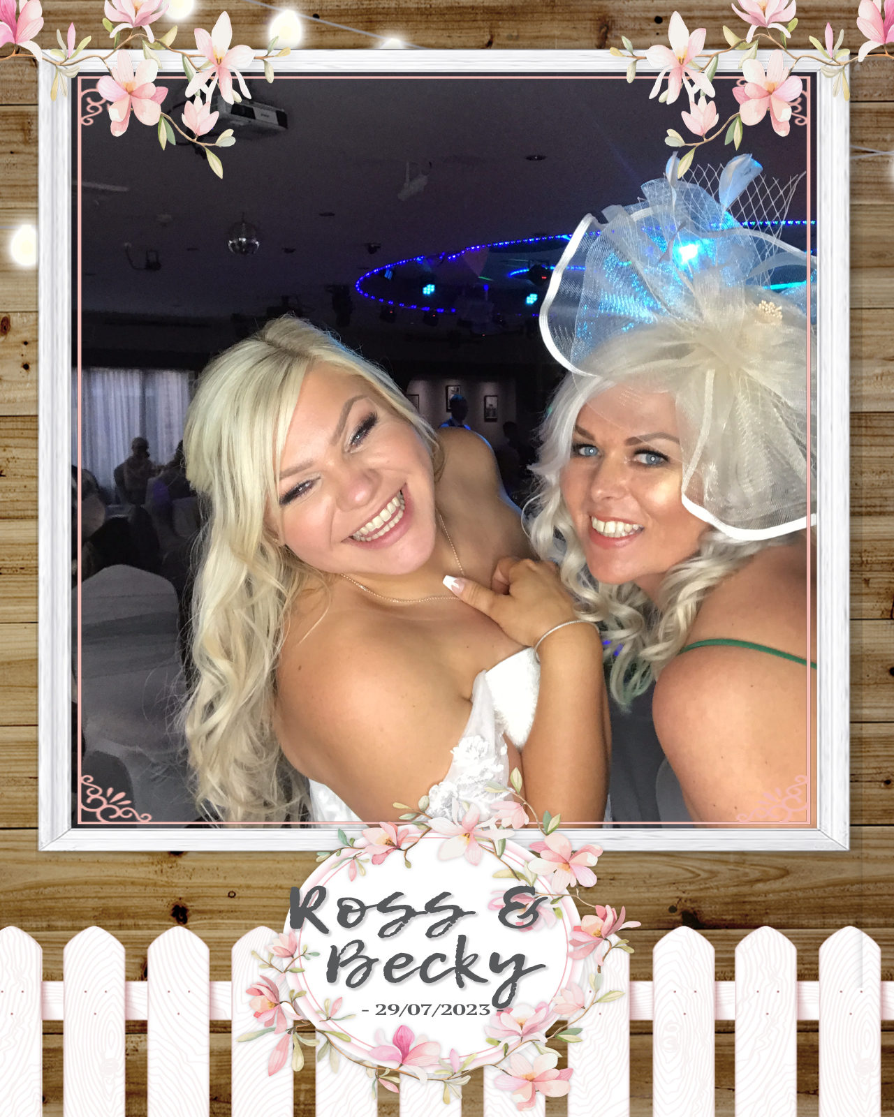 Ross and Becky | View more photos from the event at gallery.blissbooth.co.uk/u/BlissBooth/Ross-and-Becky