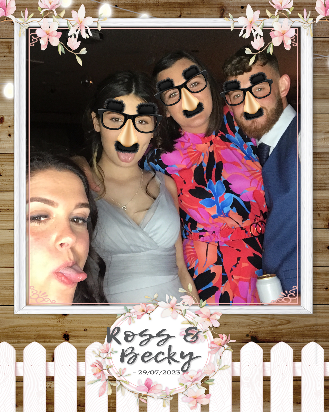Ross and Becky | View more photos from the event at gallery.blissbooth.co.uk/u/BlissBooth/Ross-and-Becky