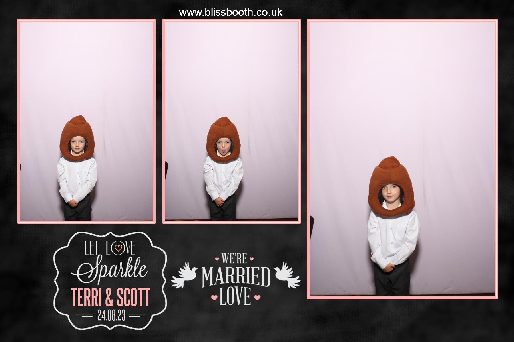 Scott & Terri | View more photos from the event at gallery.blissbooth.co.uk/u/BlissBooth/Scott-Terri