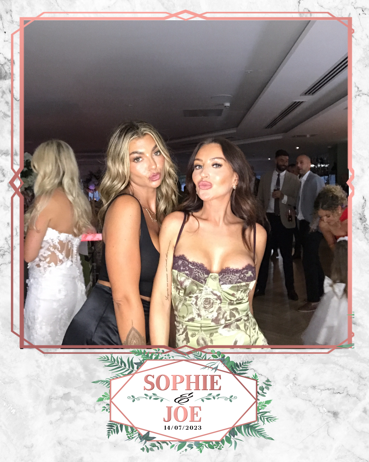 Sophie & Joe | View more photos from the event at gallery.blissbooth.co.uk/u/BlissBooth/Sophie-Joe