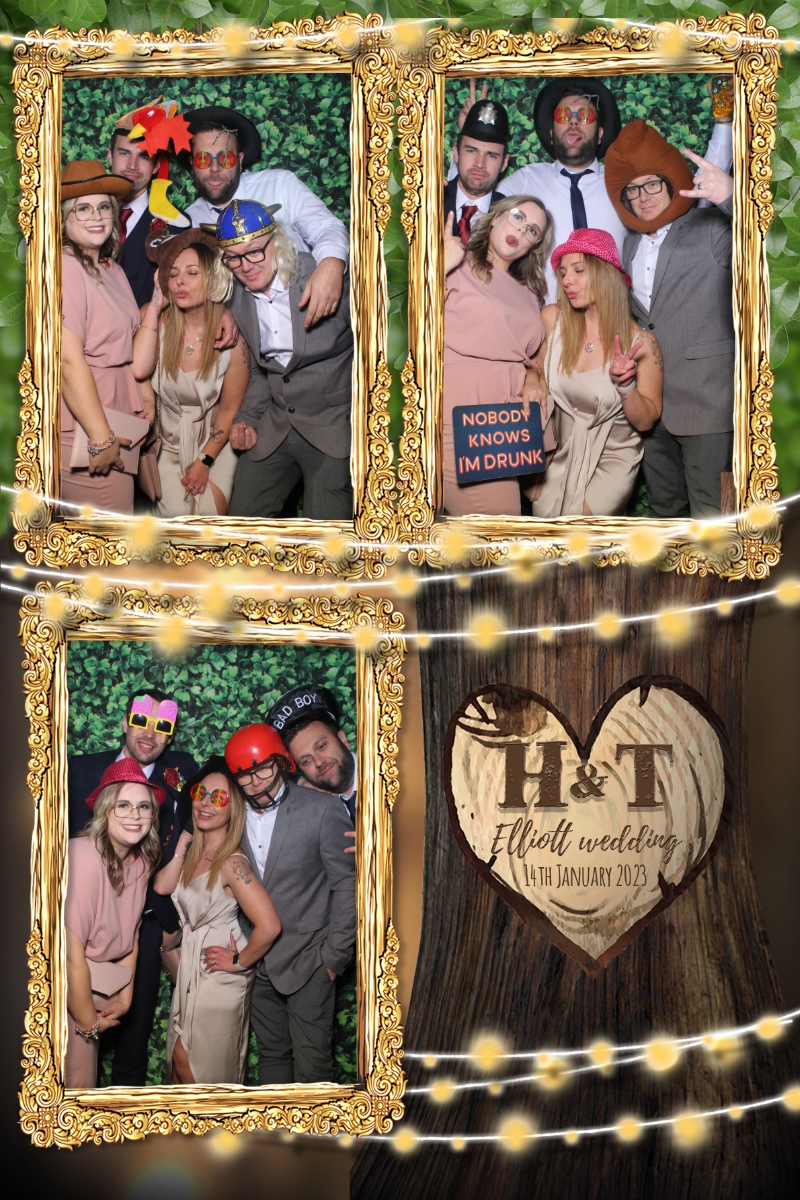 The Elliot Wedding | View more photos from the event at gallery.blissbooth.co.uk/u/BlissBooth/The-Elliot-Wedding