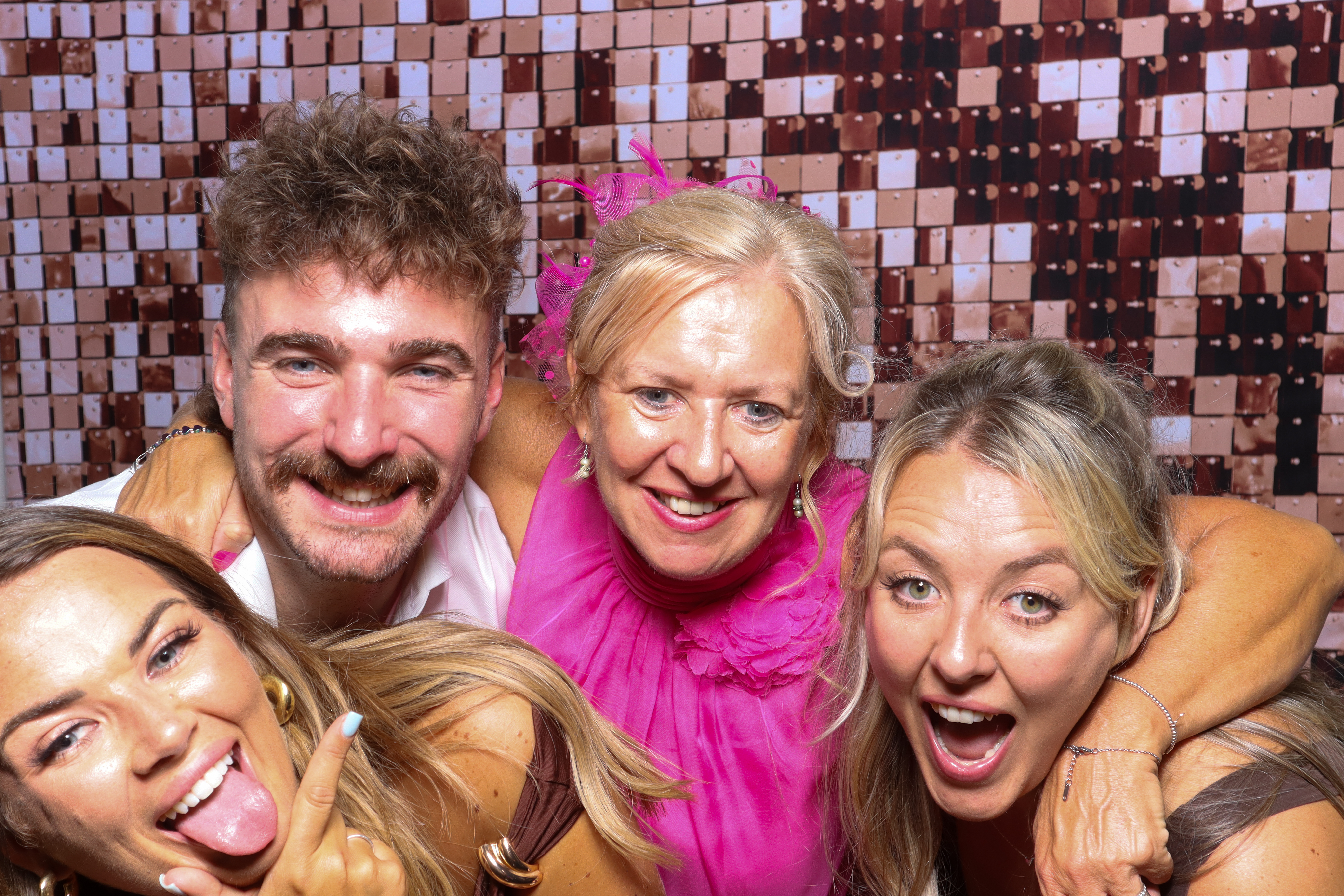 Caitlin and Aaron | View more photos from the event at gallery.blissbooth.co.uk/u/BlissBooth/Caitlin-and-Aaron