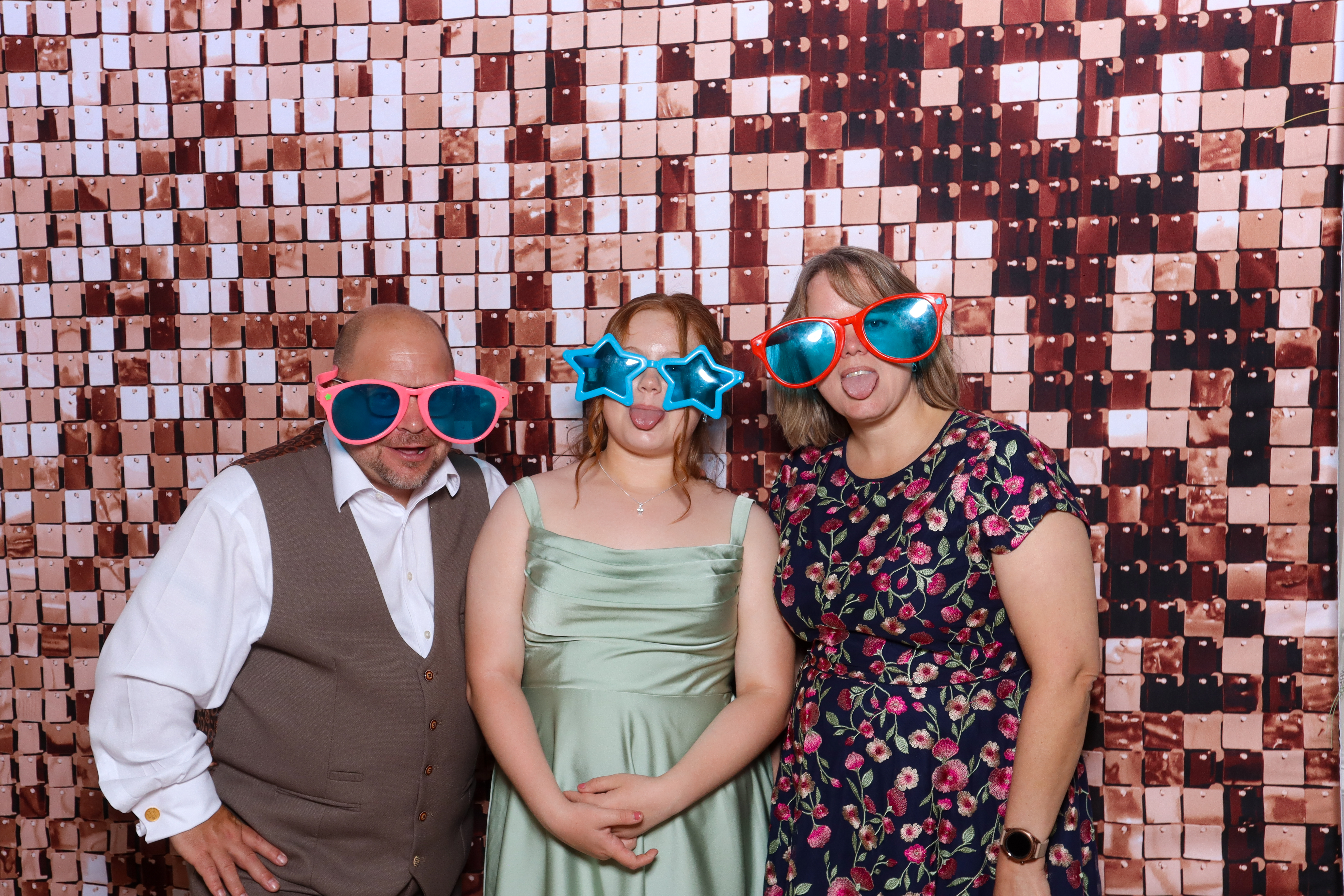 Caitlin and Aaron | View more photos from the event at gallery.blissbooth.co.uk/u/BlissBooth/Caitlin-and-Aaron