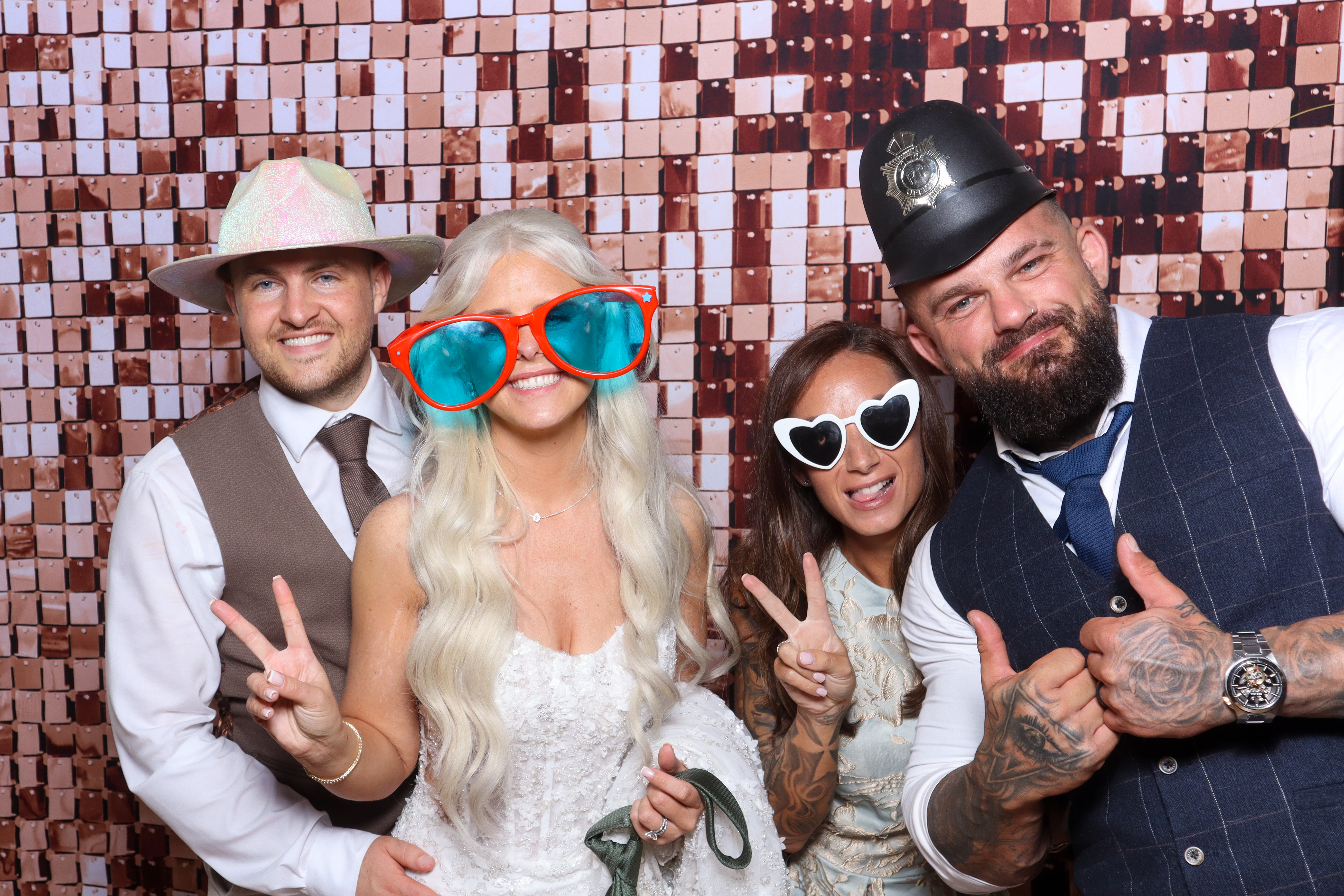 Caitlin and Aaron | View more photos from the event at gallery.blissbooth.co.uk/u/BlissBooth/Caitlin-and-Aaron