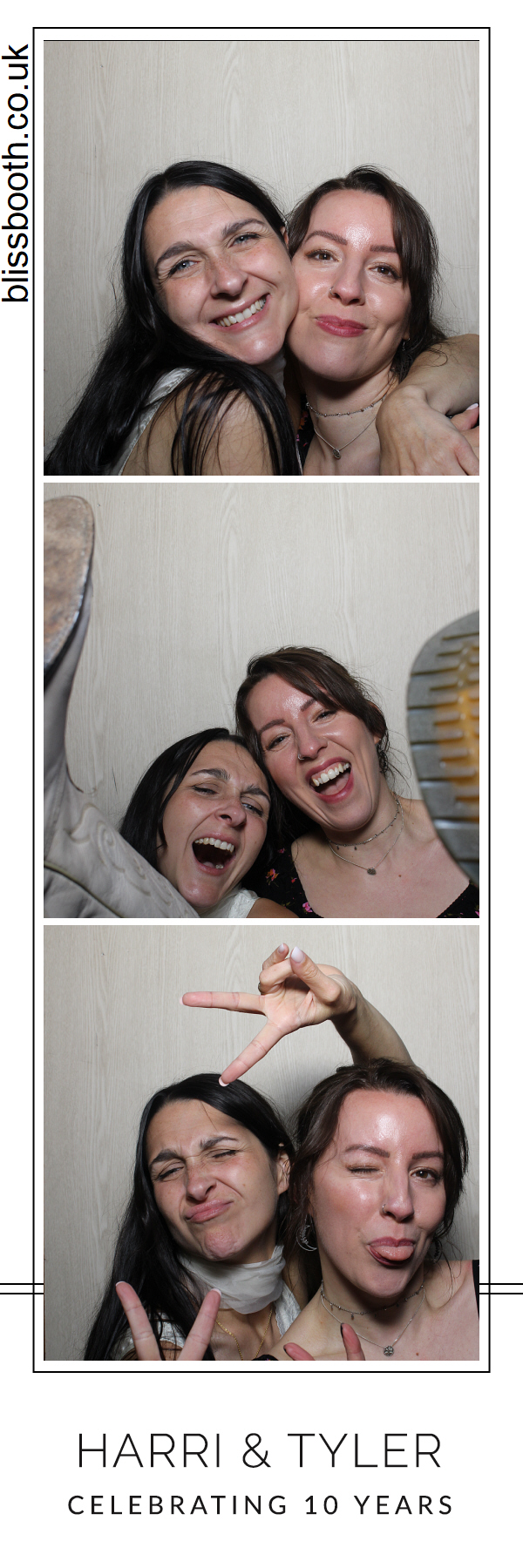 Harri and Tyler | View more photos from the event at gallery.blissbooth.co.uk/u/BlissBooth/Harri-and-Tyler