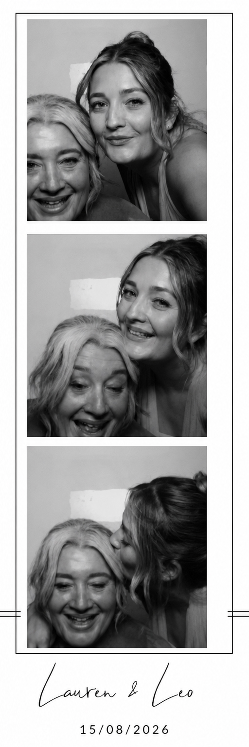 Lauren and Leo | View more photos from the event at gallery.blissbooth.co.uk/u/BlissBooth/Lauren-and-Leo