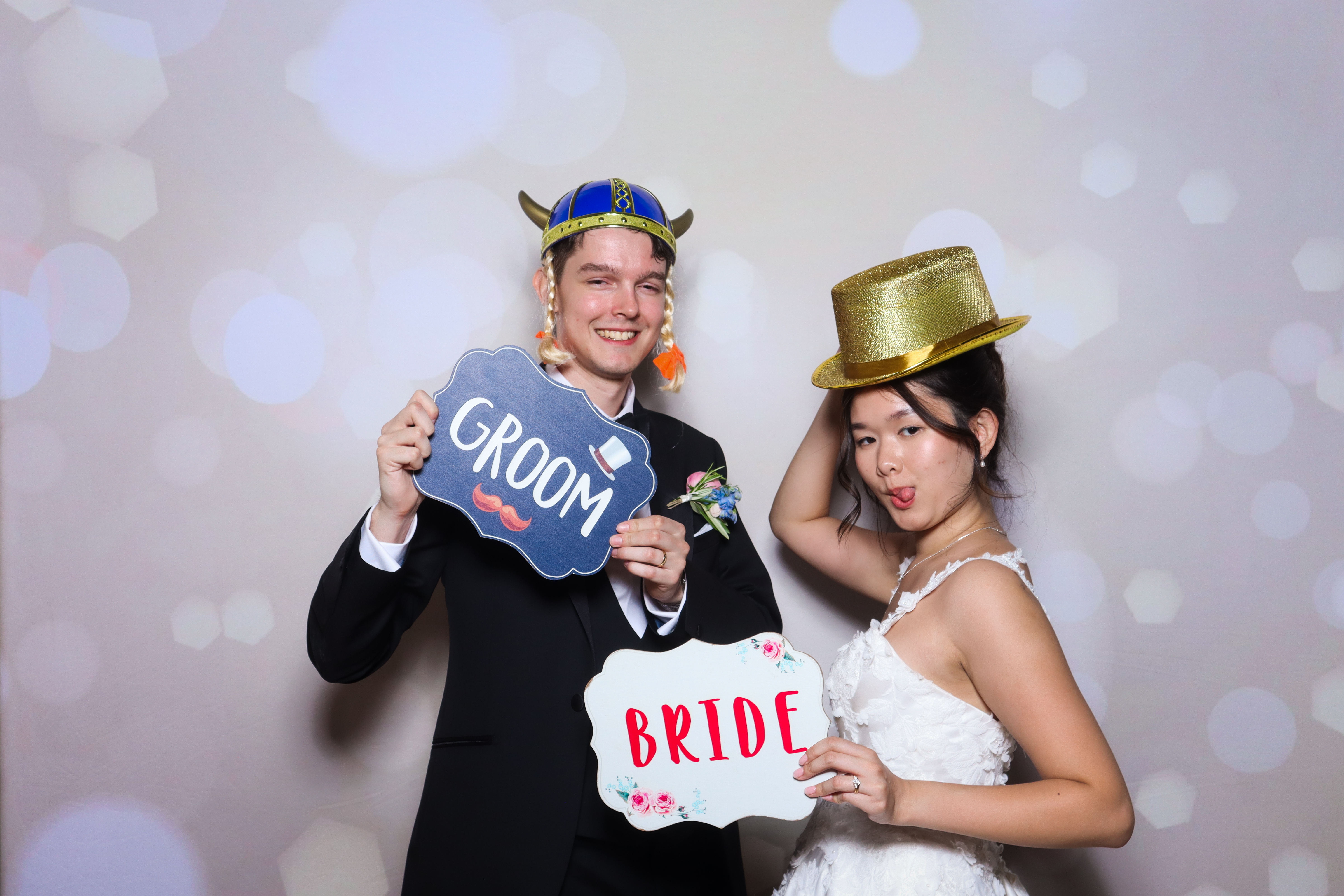 Lily and Tavis | View more photos from the event at gallery.blissbooth.co.uk/u/BlissBooth/Lily-and-Tavis