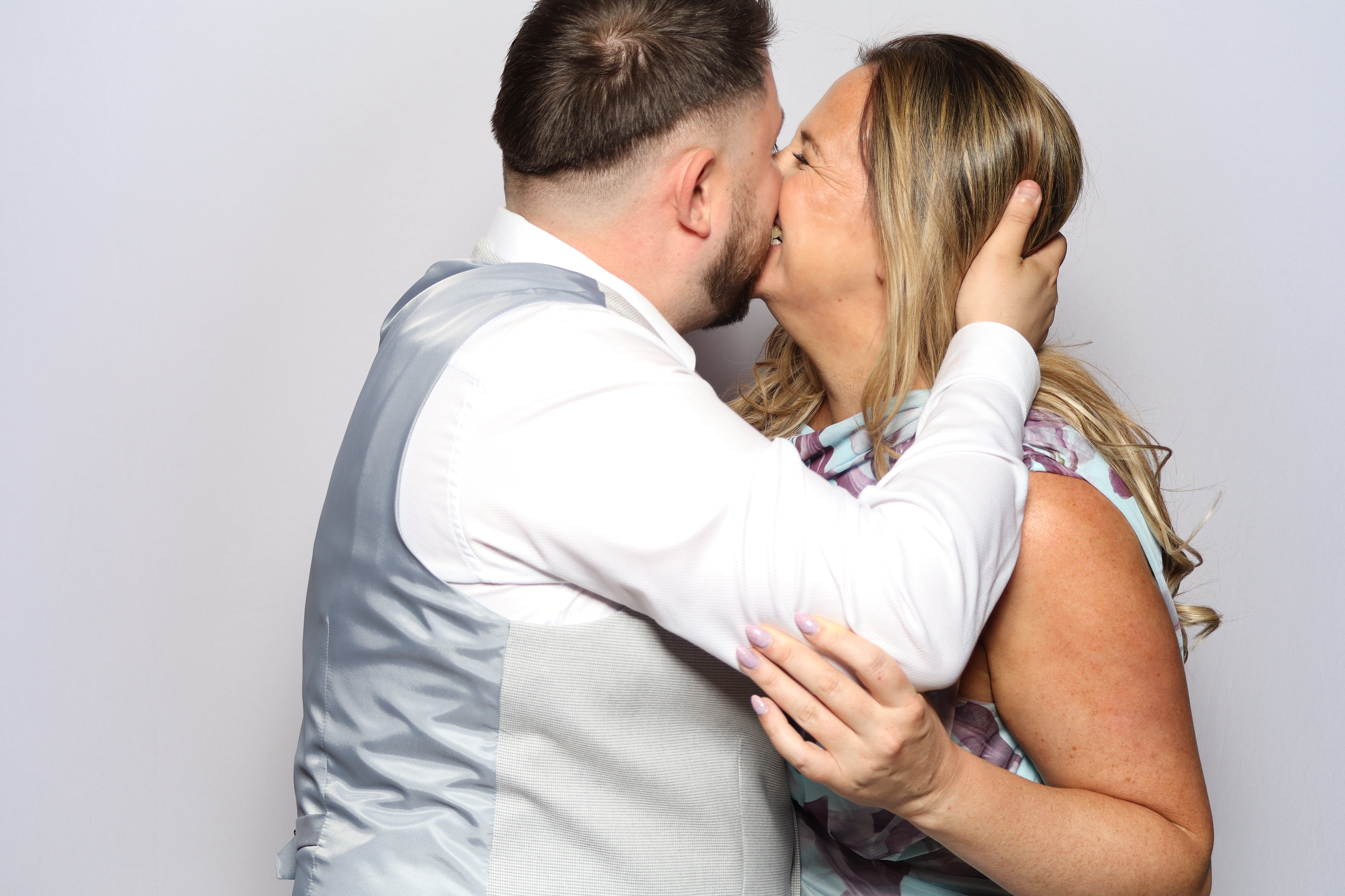Rebecca and Liam | View more photos from the event at gallery.blissbooth.co.uk/u/BlissBooth/Rebecca-and-Liam-0