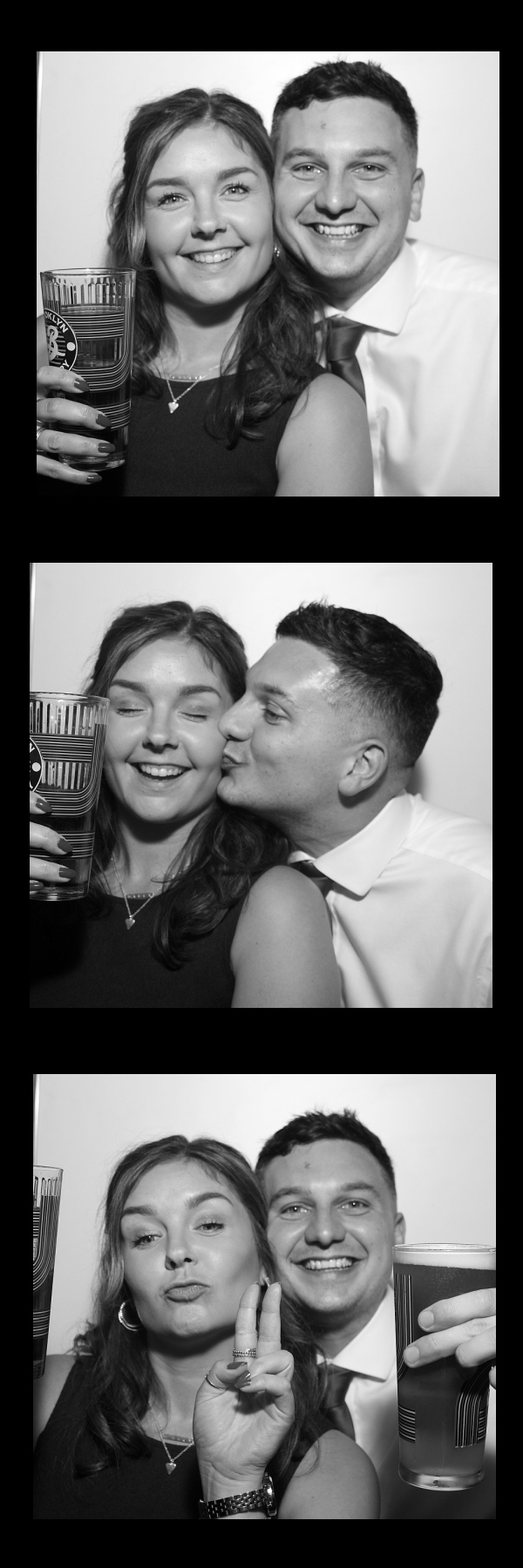 Roanna and Ashley | View more photos from the event at gallery.blissbooth.co.uk/u/BlissBooth/Roanna-and-Ashley