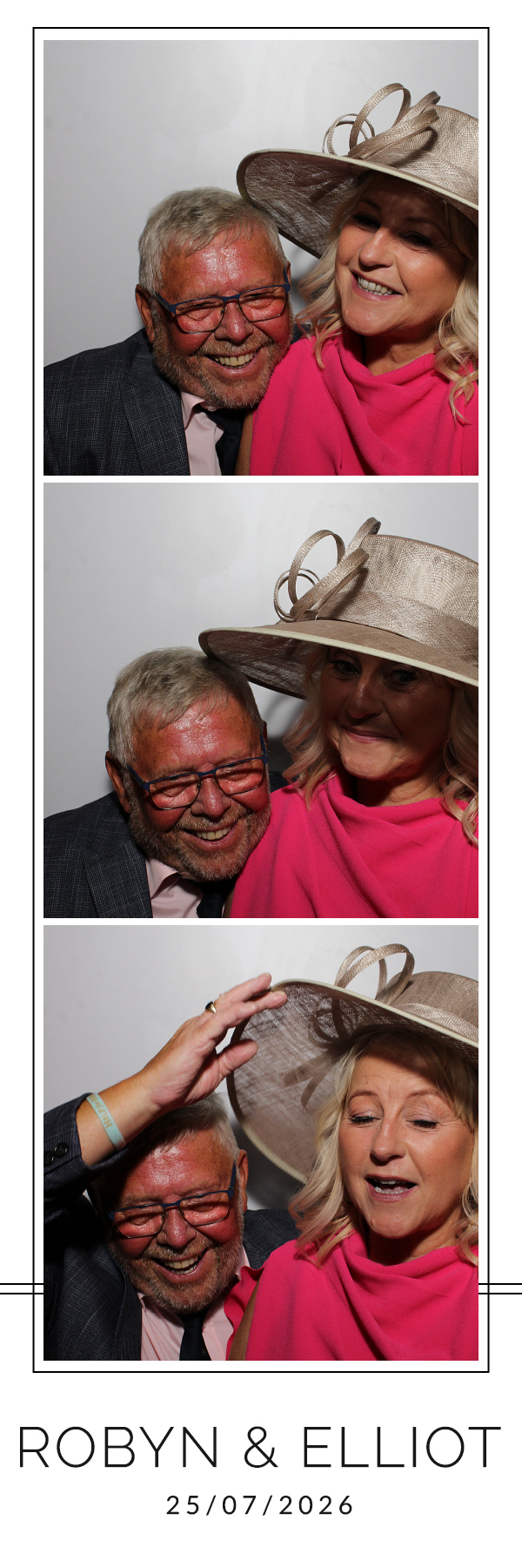 Robyn and Elliot | View more photos from the event at gallery.blissbooth.co.uk/u/BlissBooth/Robyn-and-Elliot