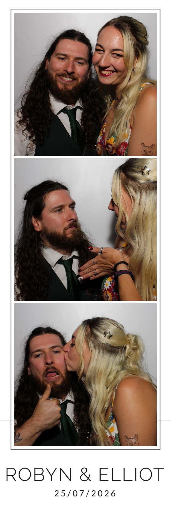 Robyn and Elliot | View more photos from the event at gallery.blissbooth.co.uk/u/BlissBooth/Robyn-and-Elliot