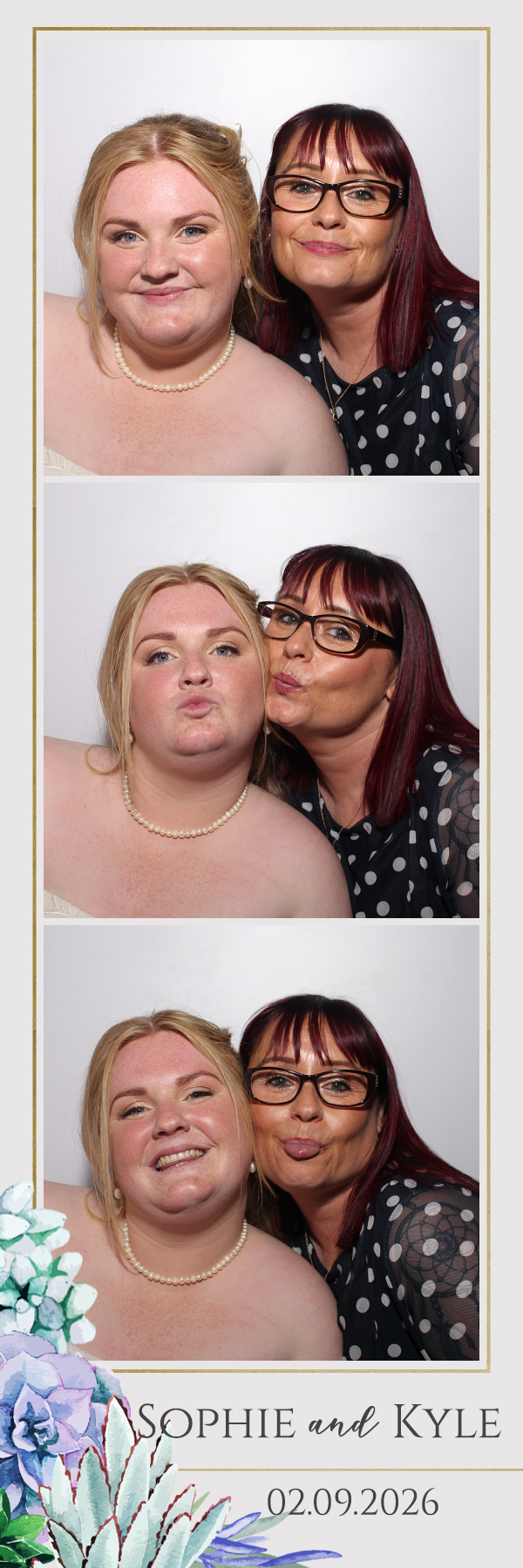Sophie and Kyle | View more photos from the event at gallery.blissbooth.co.uk/u/BlissBooth/Sophie-and-Kyle