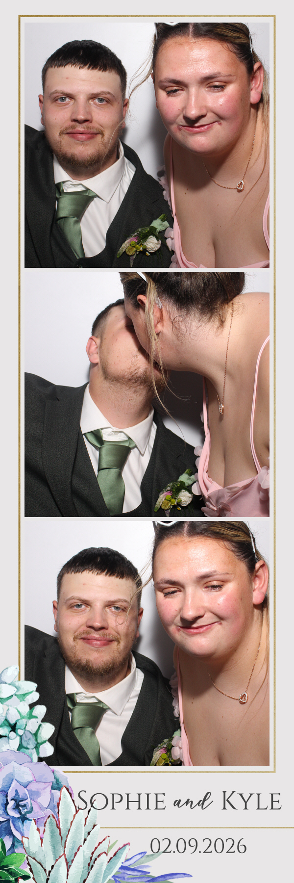 Sophie and Kyle | View more photos from the event at gallery.blissbooth.co.uk/u/BlissBooth/Sophie-and-Kyle