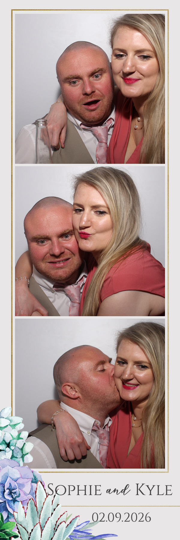 Sophie and Kyle | View more photos from the event at gallery.blissbooth.co.uk/u/BlissBooth/Sophie-and-Kyle