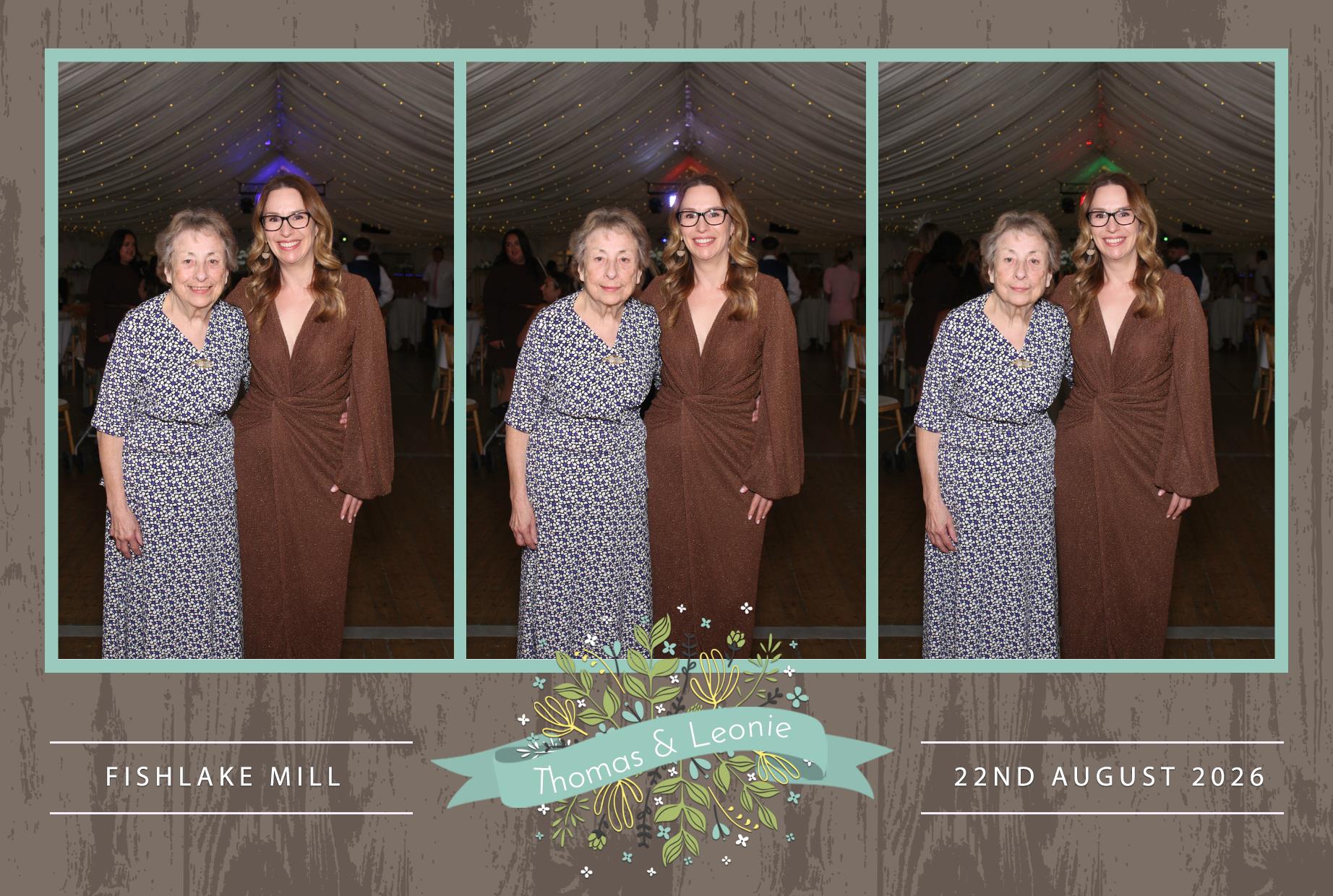 Thomas and Leoni | View more photos from the event at gallery.blissbooth.co.uk/u/BlissBooth/Thomas-and-Leoni