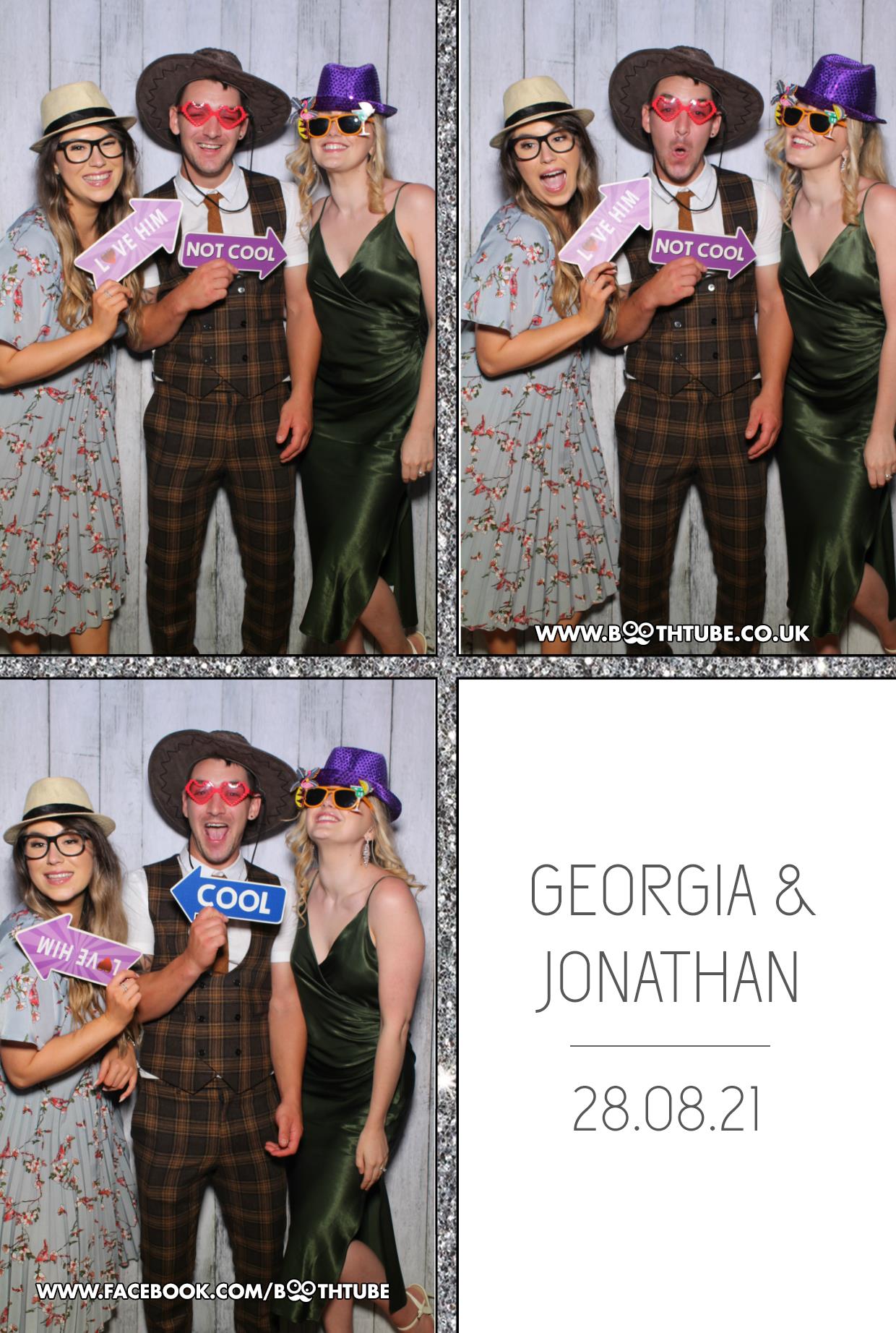 Georgia and Jonathan | View more photos from the event at gallery.boothtube.co.uk/u/BoothtubeLtd/Georgia-and-Jonathan