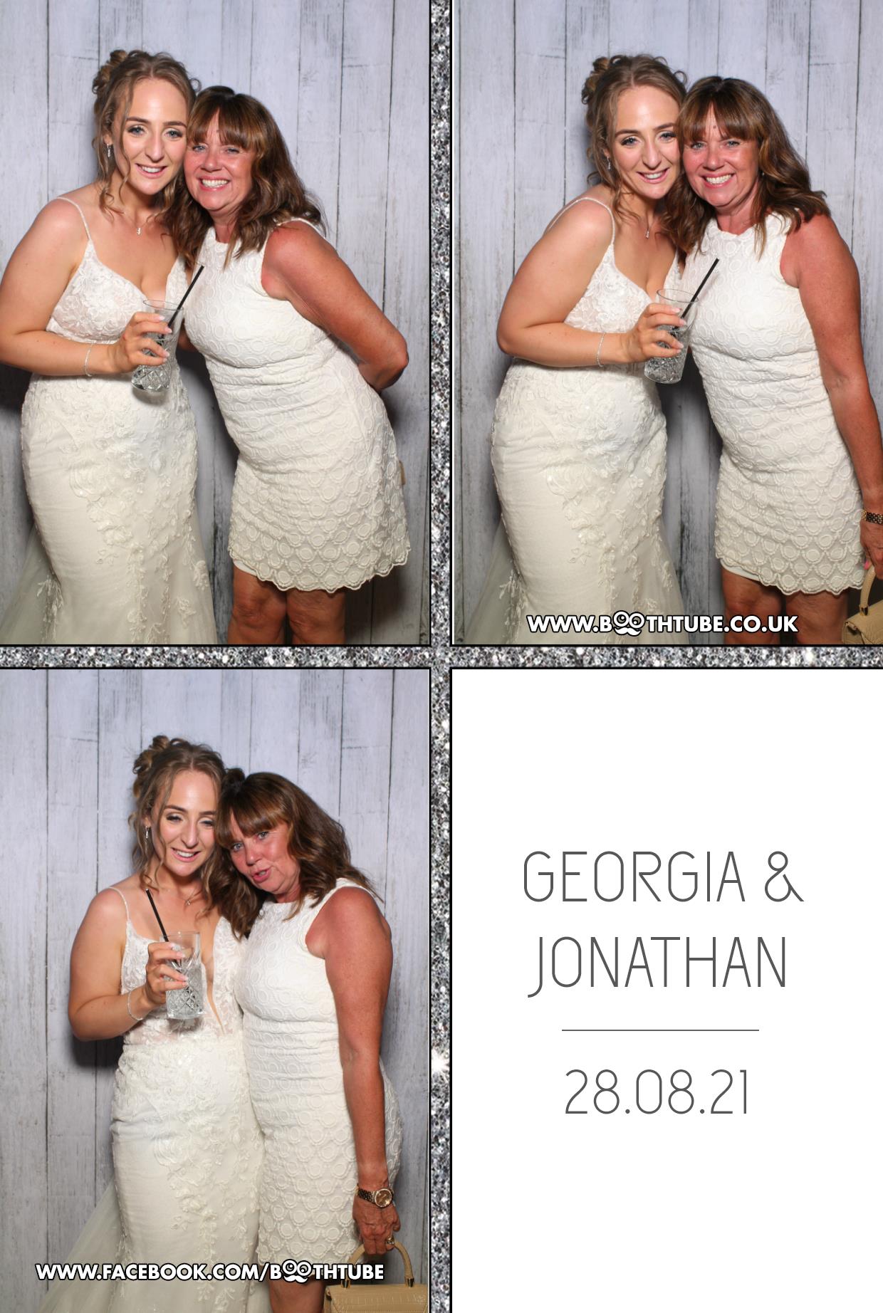 Georgia and Jonathan | View more photos from the event at gallery.boothtube.co.uk/u/BoothtubeLtd/Georgia-and-Jonathan
