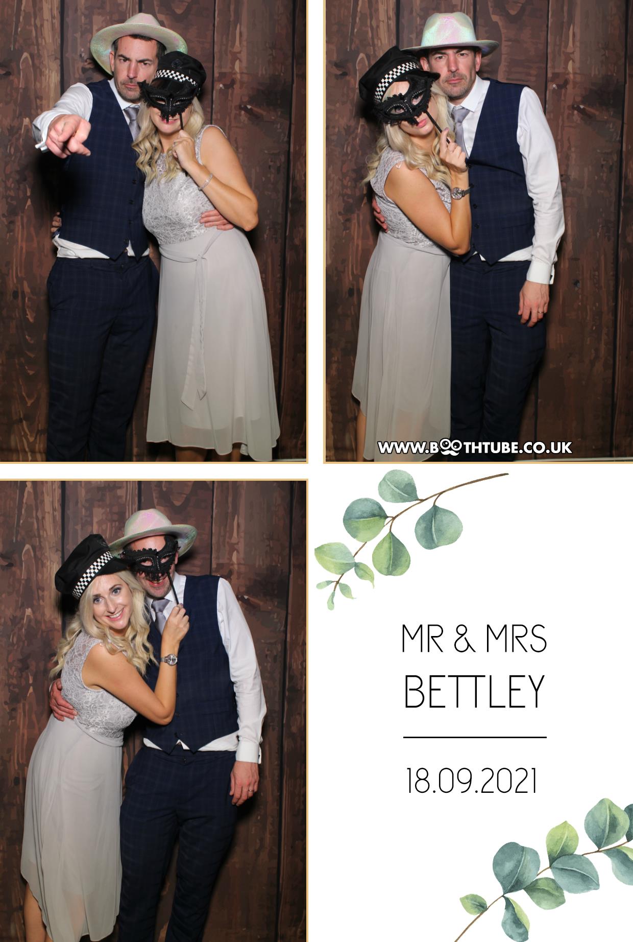 Mr & Mrs Bettley | View more photos from the event at gallery.boothtube.co.uk/u/BoothtubeLtd/Mr-Mrs-Bettley