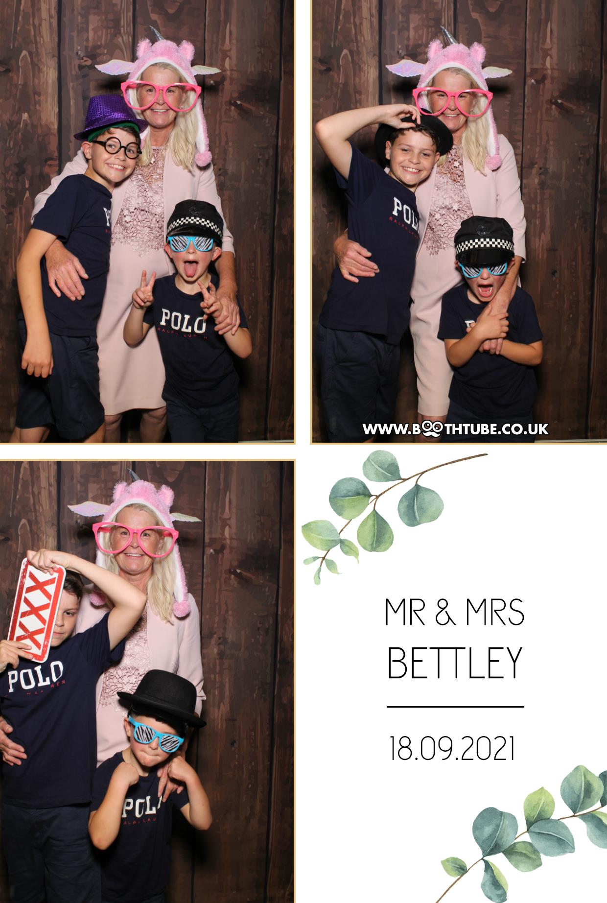 Mr & Mrs Bettley | View more photos from the event at gallery.boothtube.co.uk/u/BoothtubeLtd/Mr-Mrs-Bettley