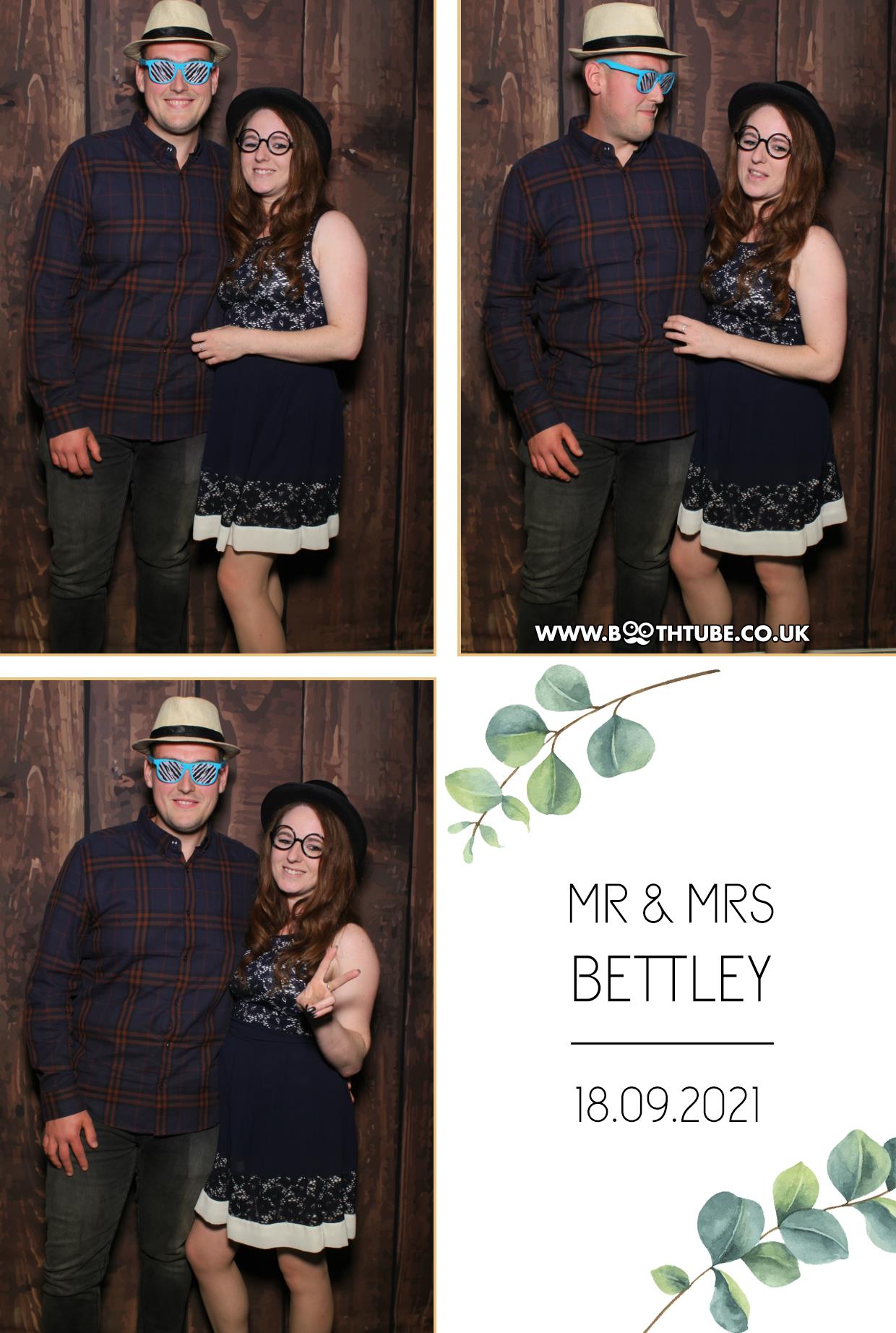 Mr & Mrs Bettley | View more photos from the event at gallery.boothtube.co.uk/u/BoothtubeLtd/Mr-Mrs-Bettley