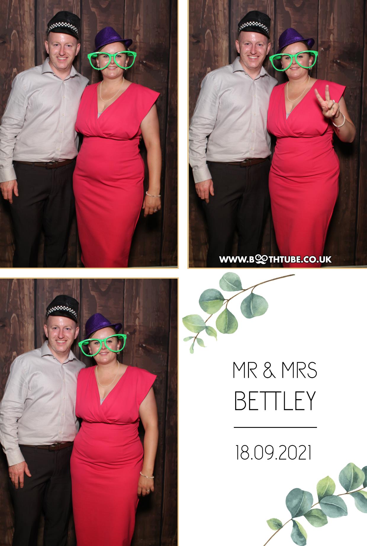 Mr & Mrs Bettley | View more photos from the event at gallery.boothtube.co.uk/u/BoothtubeLtd/Mr-Mrs-Bettley