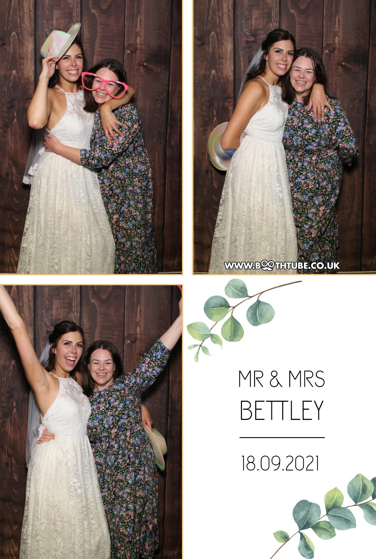 Mr & Mrs Bettley | View more photos from the event at gallery.boothtube.co.uk/u/BoothtubeLtd/Mr-Mrs-Bettley