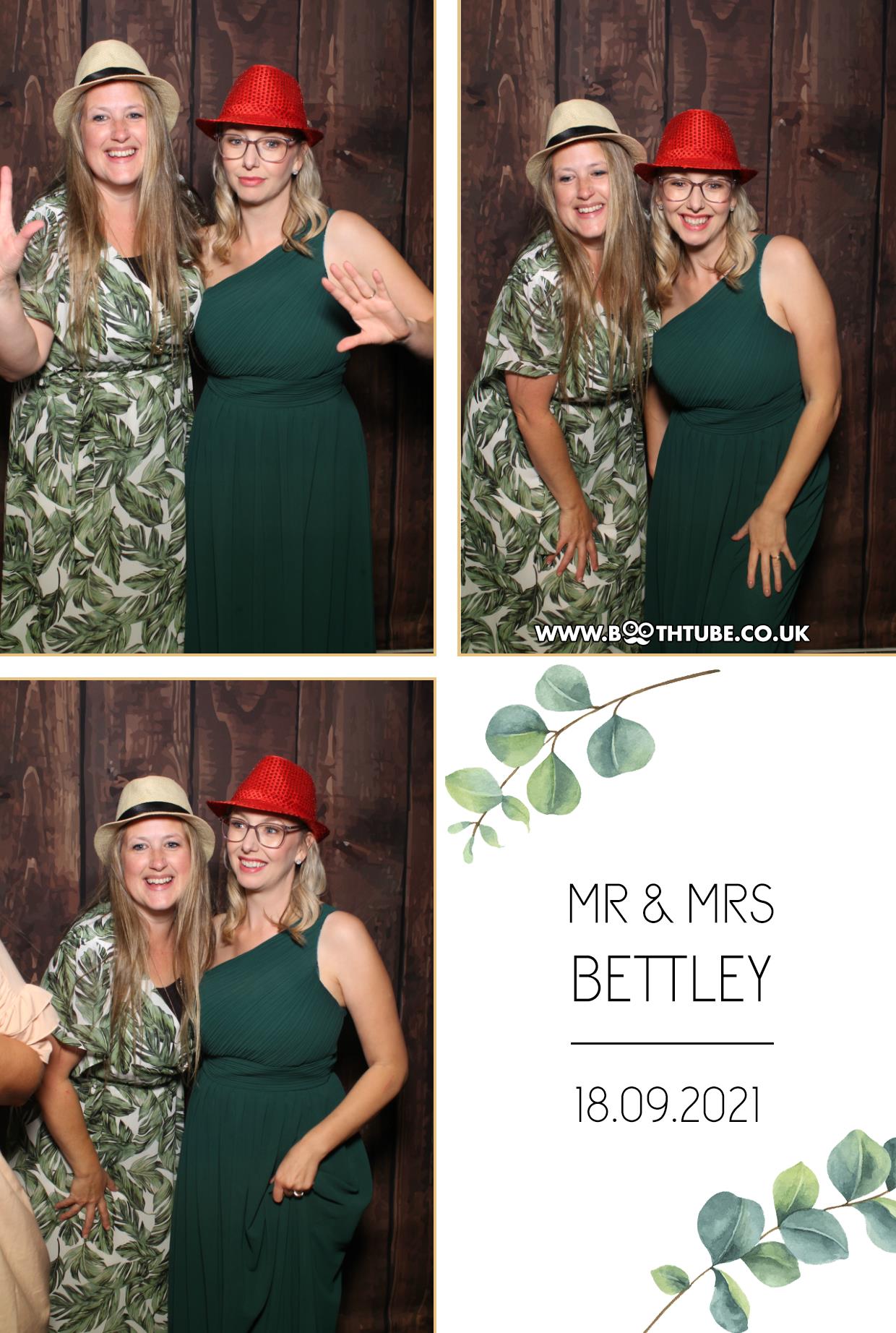 Mr & Mrs Bettley | View more photos from the event at gallery.boothtube.co.uk/u/BoothtubeLtd/Mr-Mrs-Bettley