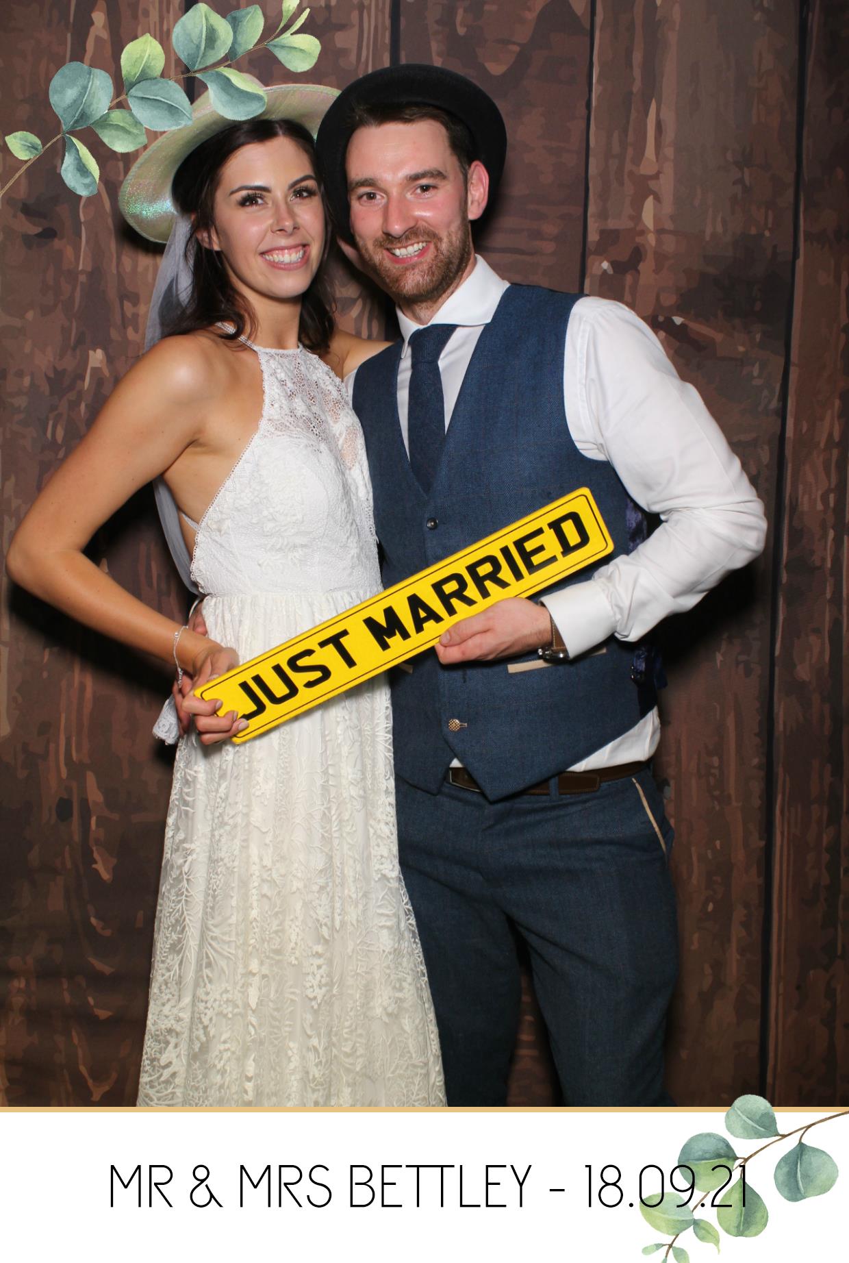 Mr & Mrs Bettley | View more photos from the event at gallery.boothtube.co.uk/u/BoothtubeLtd/Mr-Mrs-Bettley