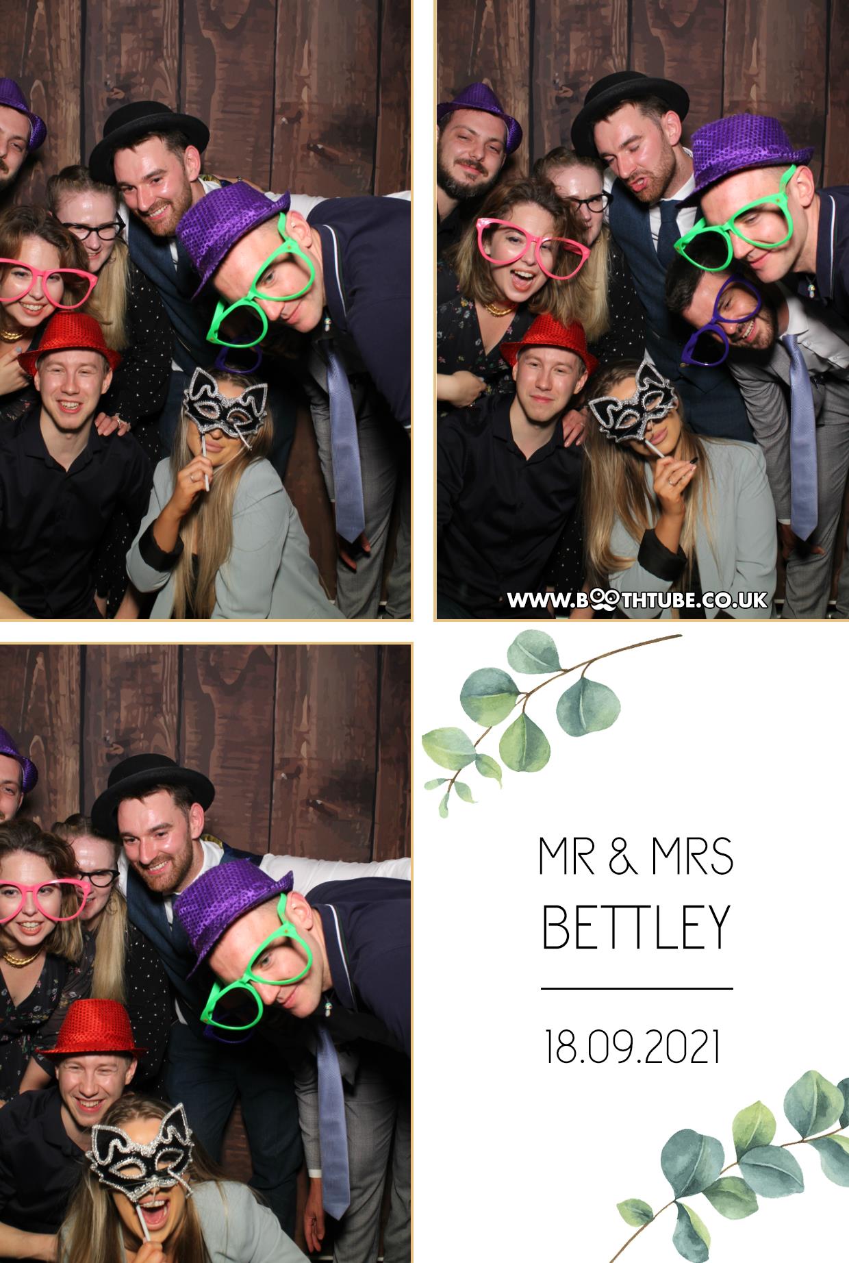 Mr & Mrs Bettley | View more photos from the event at gallery.boothtube.co.uk/u/BoothtubeLtd/Mr-Mrs-Bettley