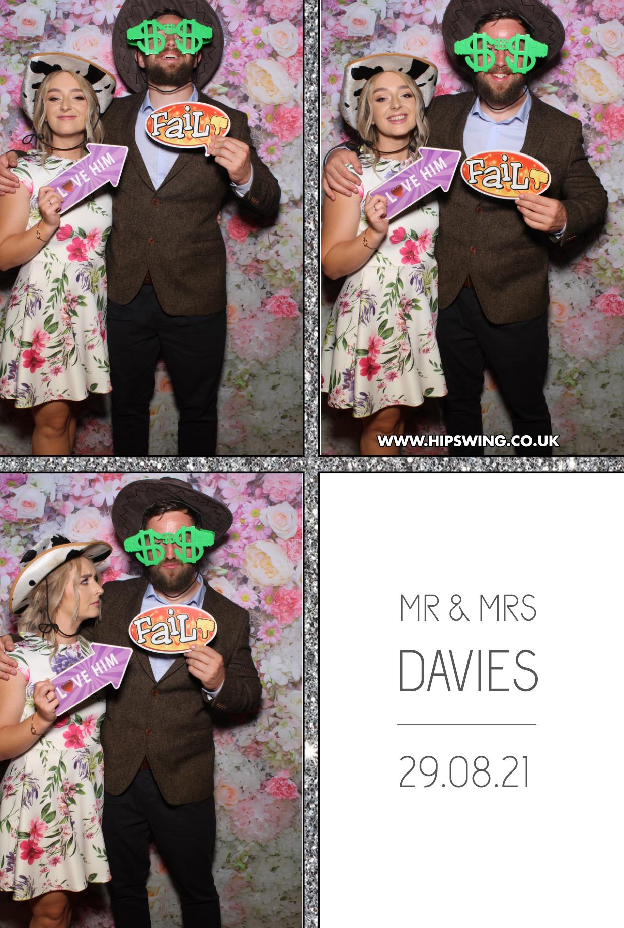 Mr & Mrs Davies | View more photos from the event at gallery.boothtube.co.uk/u/BoothtubeLtd/Mr-Mrs-Davies