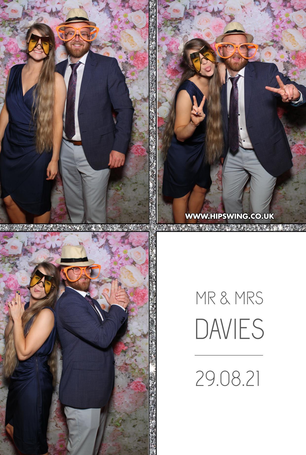 Mr & Mrs Davies | View more photos from the event at gallery.boothtube.co.uk/u/BoothtubeLtd/Mr-Mrs-Davies