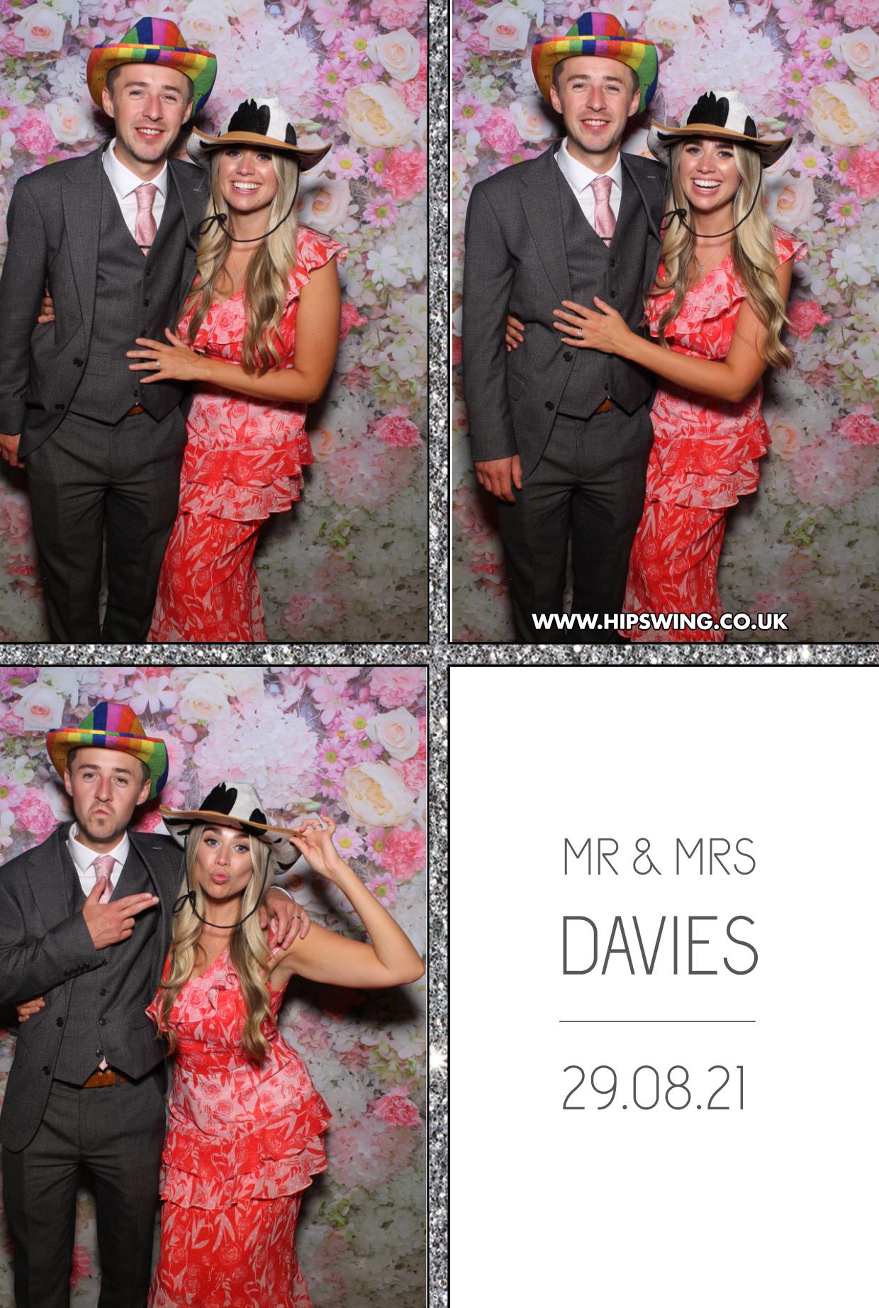 Mr & Mrs Davies | View more photos from the event at gallery.boothtube.co.uk/u/BoothtubeLtd/Mr-Mrs-Davies