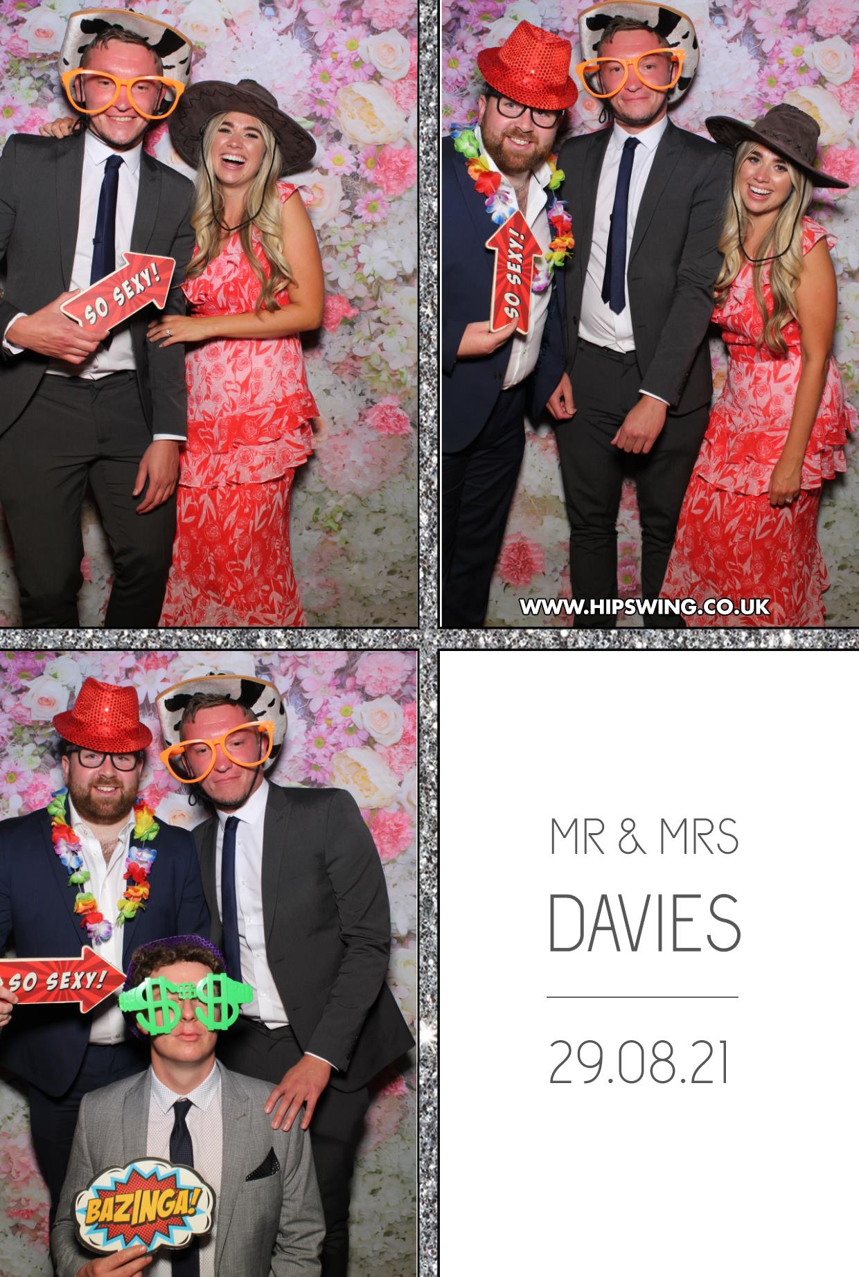 Mr & Mrs Davies | View more photos from the event at gallery.boothtube.co.uk/u/BoothtubeLtd/Mr-Mrs-Davies