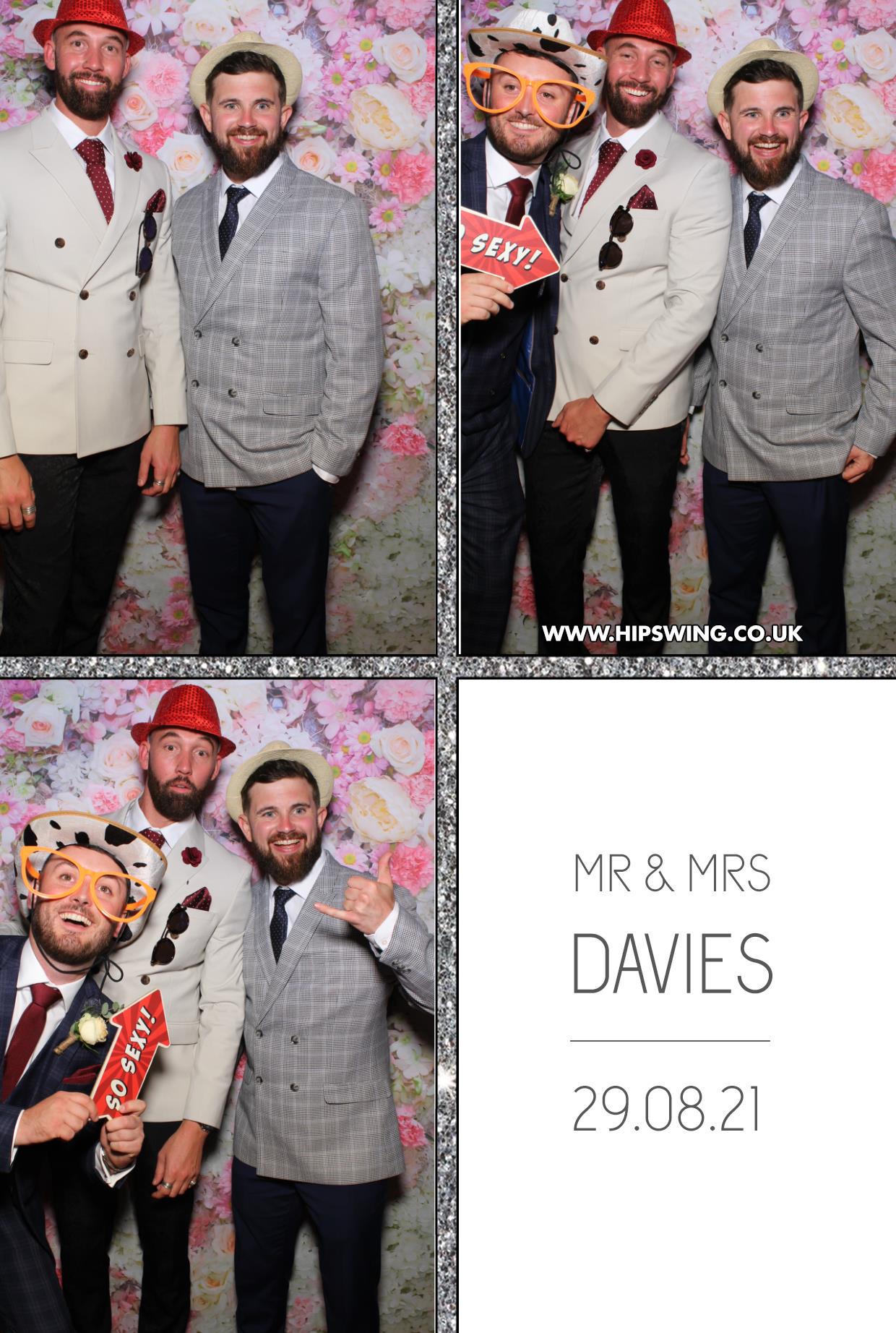 Mr & Mrs Davies | View more photos from the event at gallery.boothtube.co.uk/u/BoothtubeLtd/Mr-Mrs-Davies