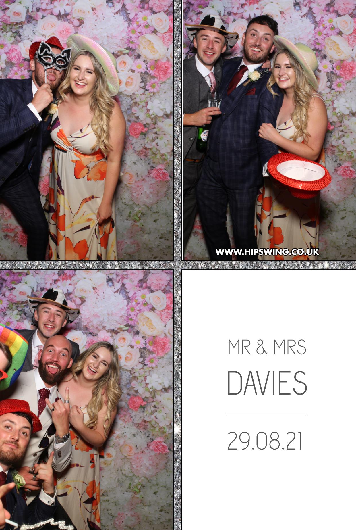 Mr & Mrs Davies | View more photos from the event at gallery.boothtube.co.uk/u/BoothtubeLtd/Mr-Mrs-Davies
