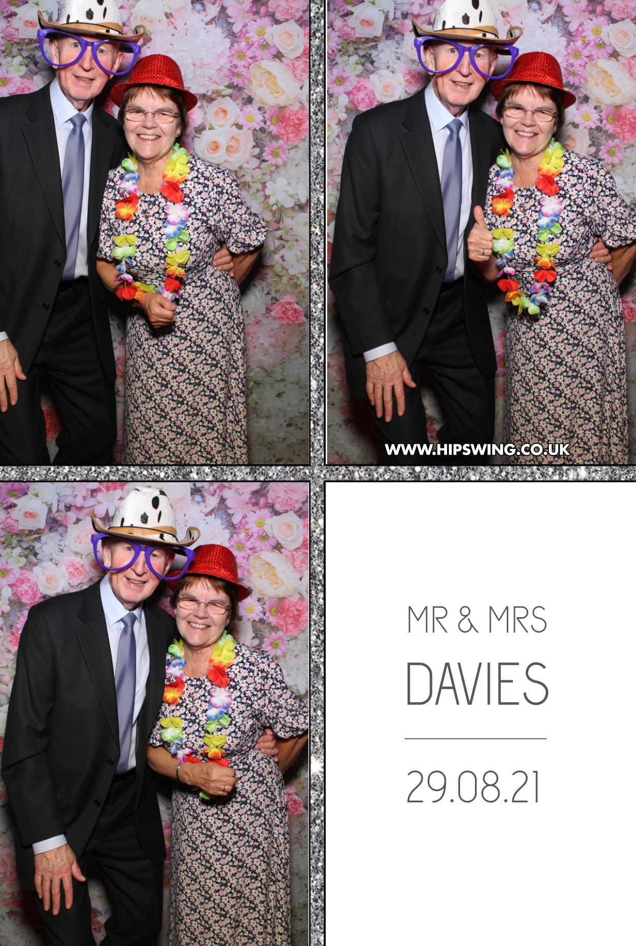 Mr & Mrs Davies | View more photos from the event at gallery.boothtube.co.uk/u/BoothtubeLtd/Mr-Mrs-Davies