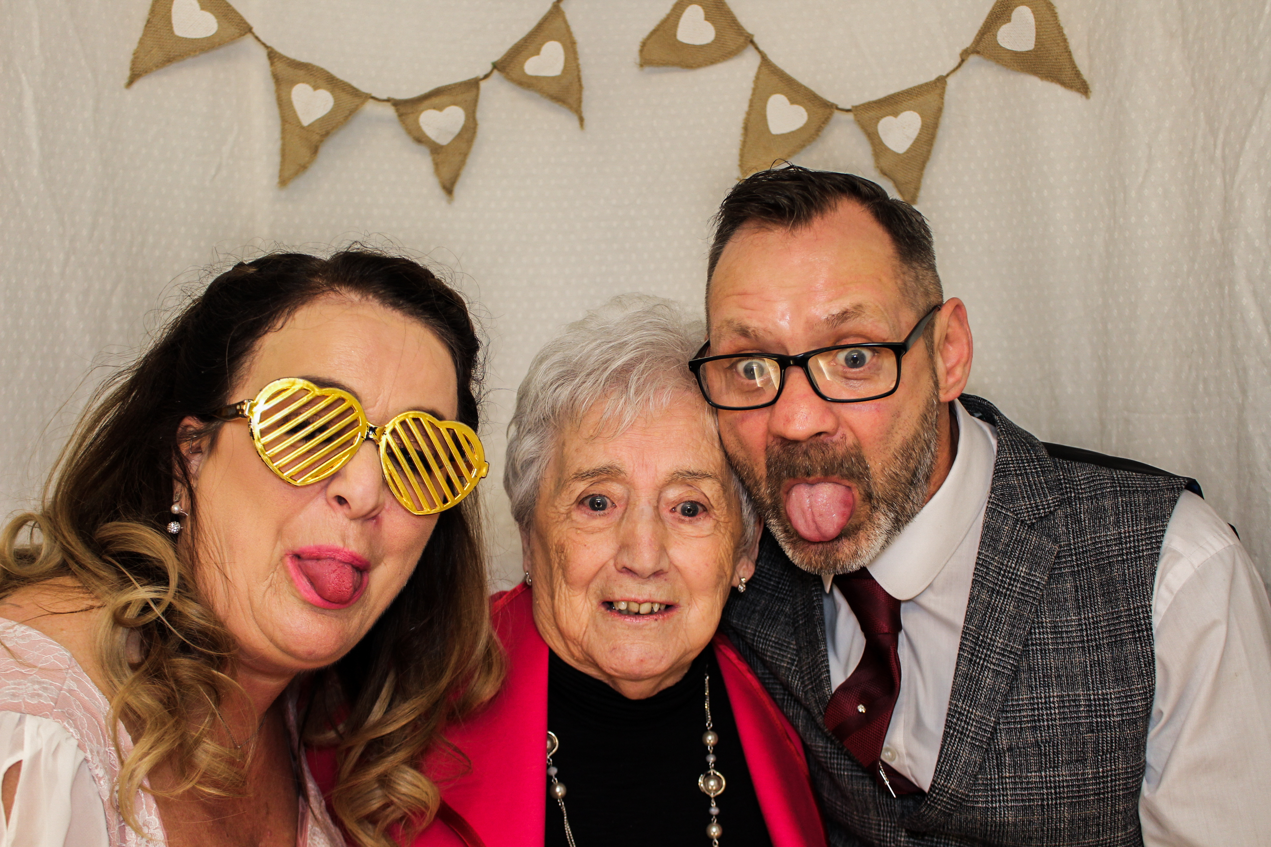 Frances & Sammy's Wedding Party | View more photos from the event at gallery.capturecube.co.uk/u/Capture-Cube/Frances-Sammys-Wedding-Party