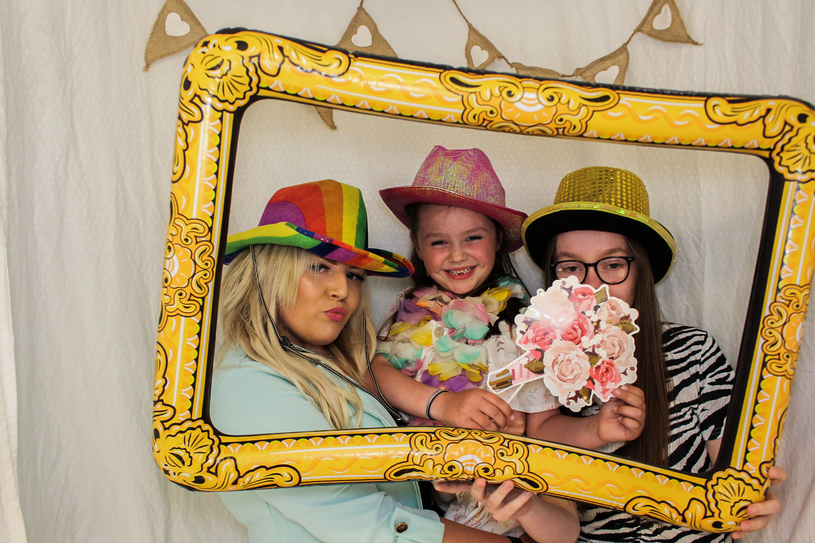 Amy & Jonny's Wedding Party | View more photos from the event at gallery.capturecube.co.uk/u/Capture-Cube/Amy-Jonnys-Wedding-Party